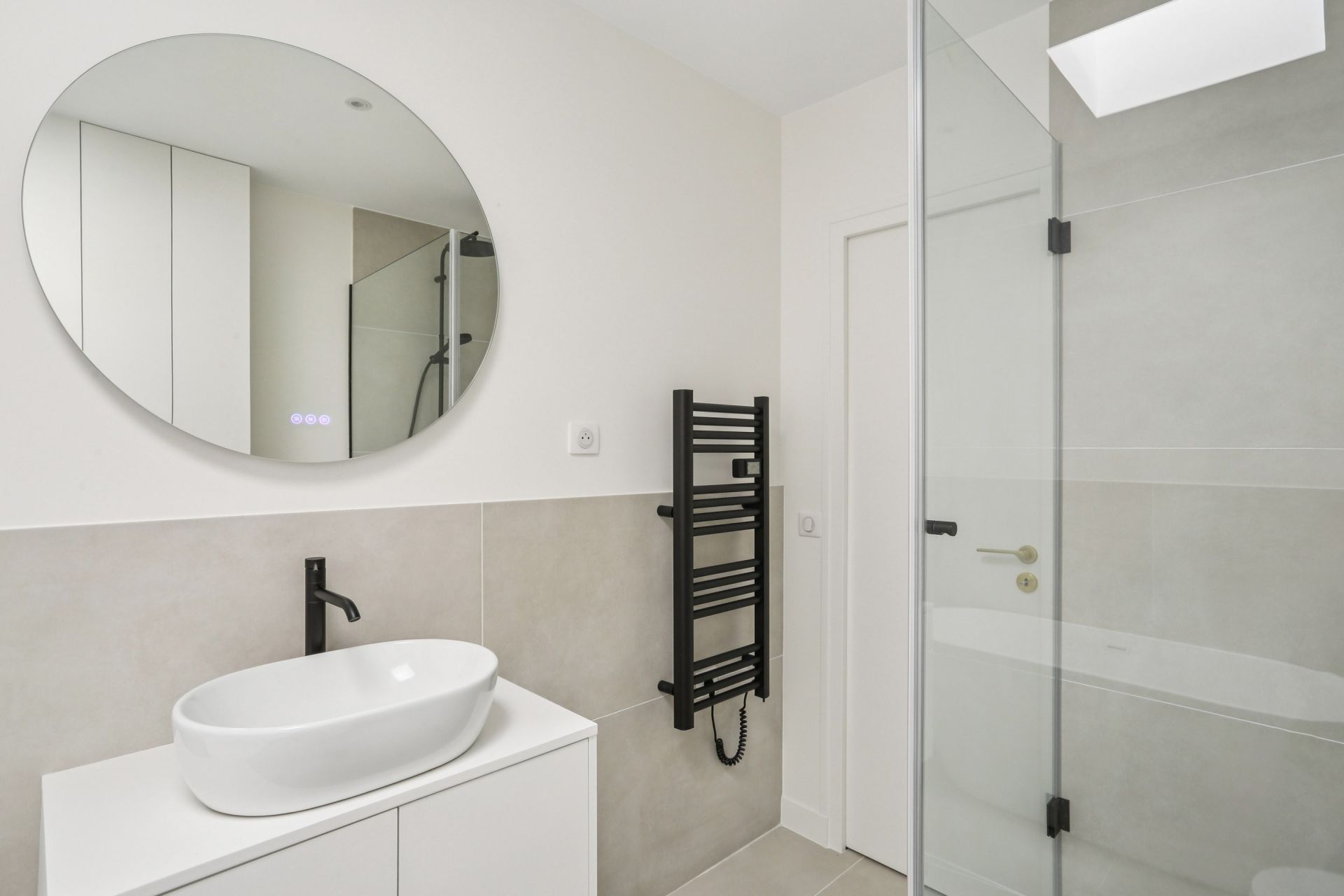 luxury apartment 2 Rooms for sale on PARIS (75008)