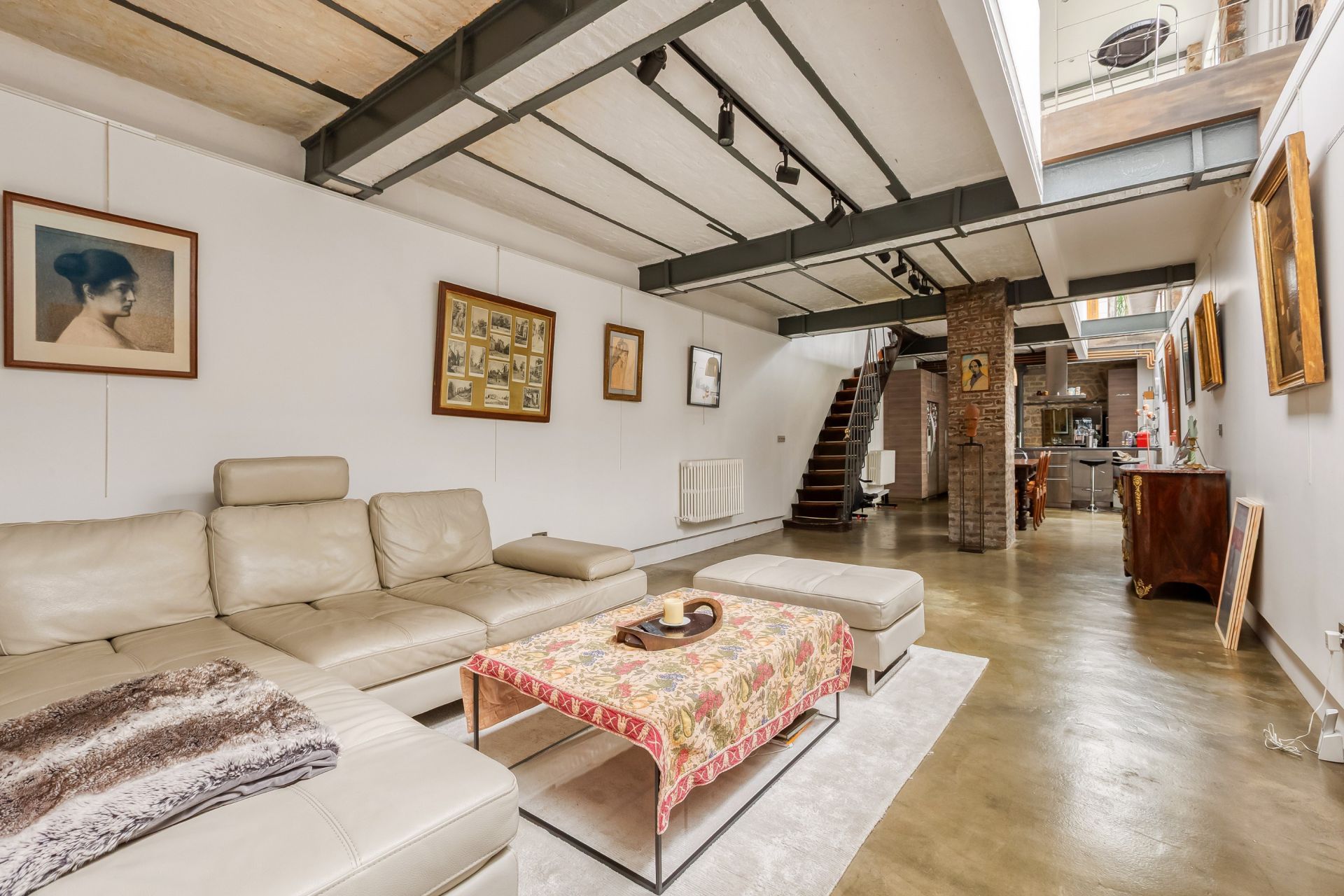 luxury apartment 6 Rooms for sale on PARIS (75010)