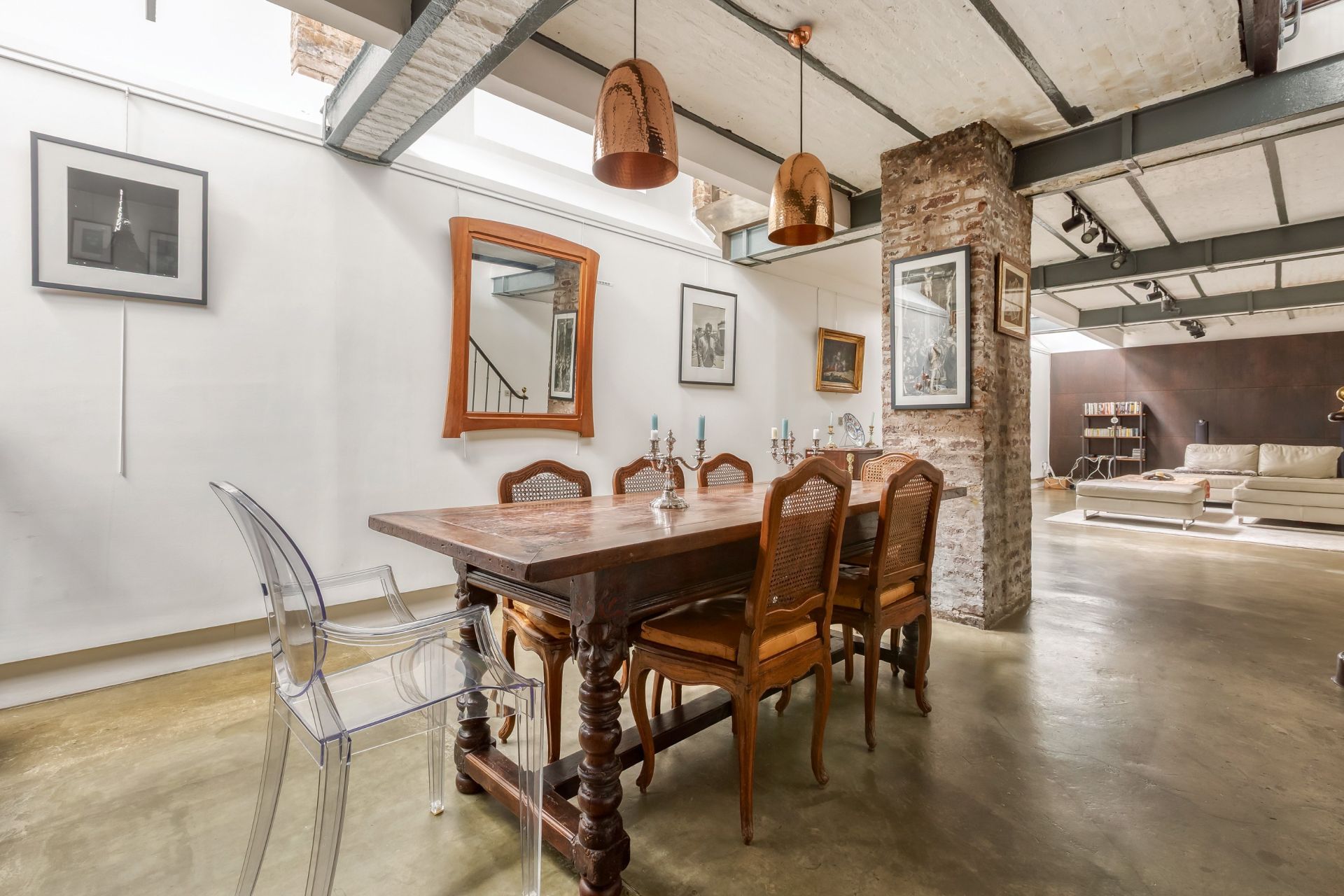 luxury apartment 6 Rooms for sale on PARIS (75010)