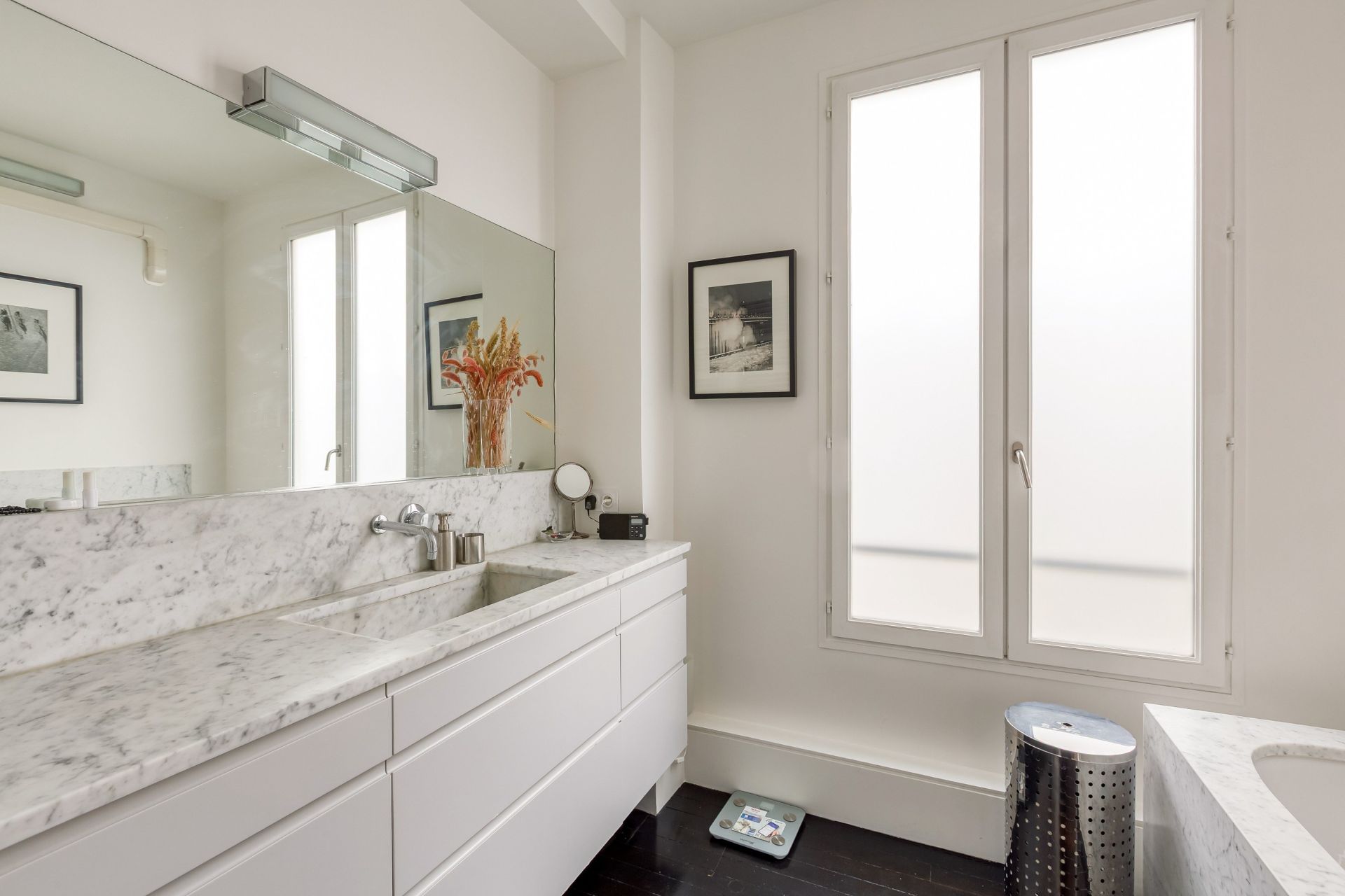 luxury apartment 6 Rooms for sale on PARIS (75010)