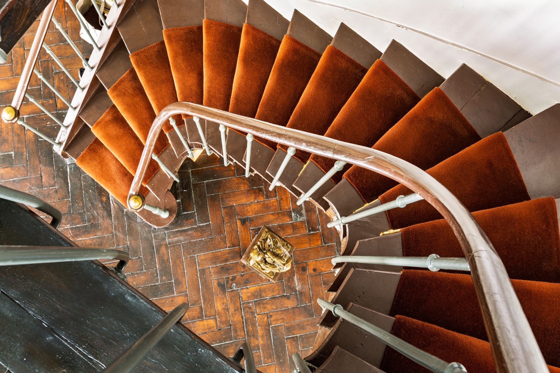 luxury apartment 6 Rooms for sale on PARIS (75010)