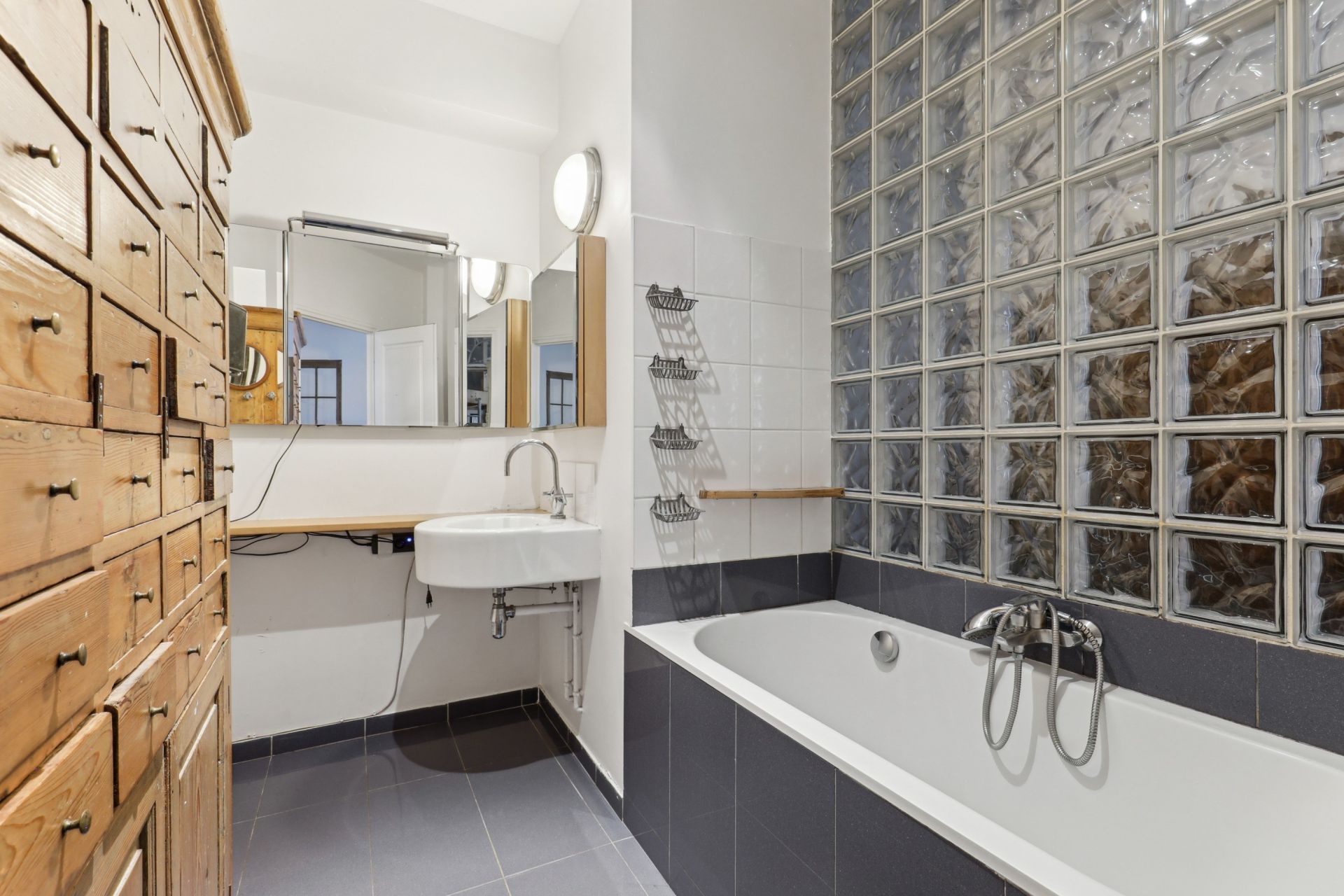 luxury apartment 10 Rooms for sale on PARIS (75009)