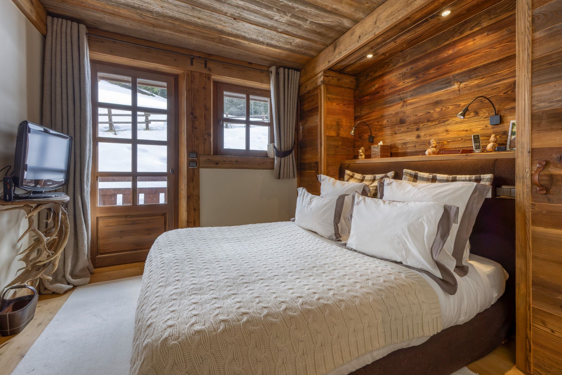 luxury chalet 12 Rooms for sale on MEGEVE (74120)