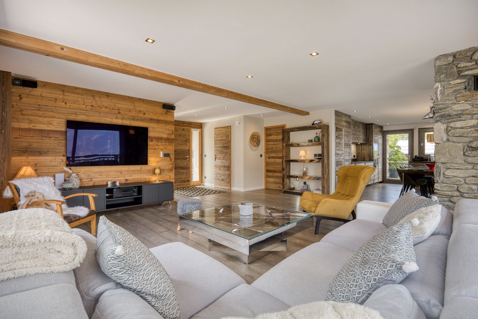 luxury chalet 7 Rooms for sale on ST GERVAIS LES BAINS (74170)