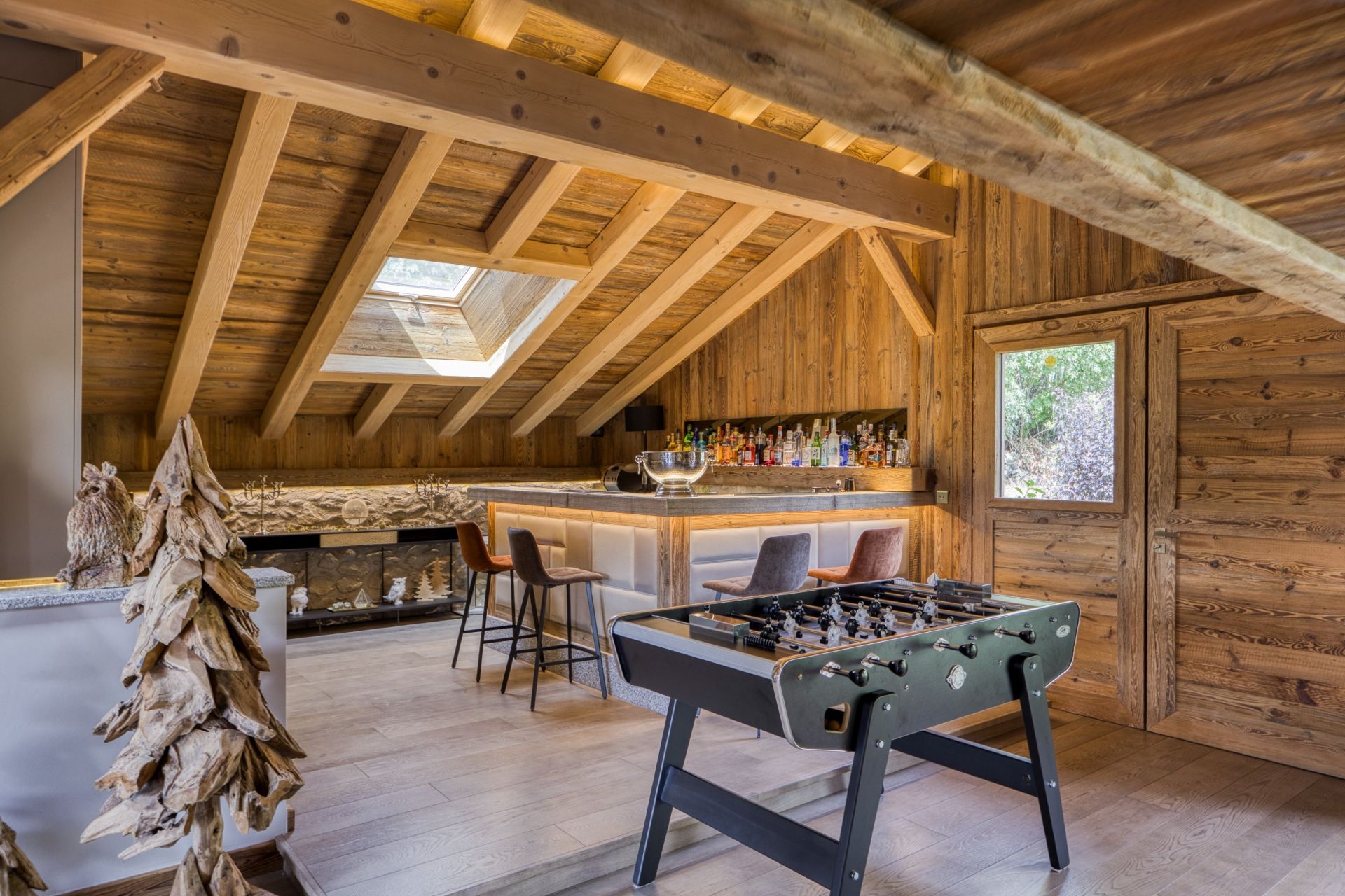 luxury chalet 8 Rooms for seasonal rent on MEGEVE (74120)