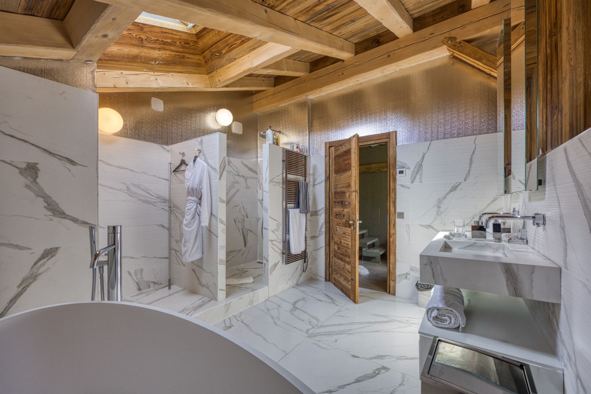 luxury chalet 8 Rooms for seasonal rent on MEGEVE (74120)