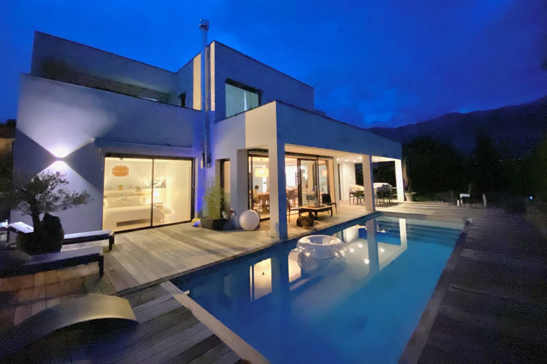 luxury house 8 Rooms for sale on TRESSERVE (73100)