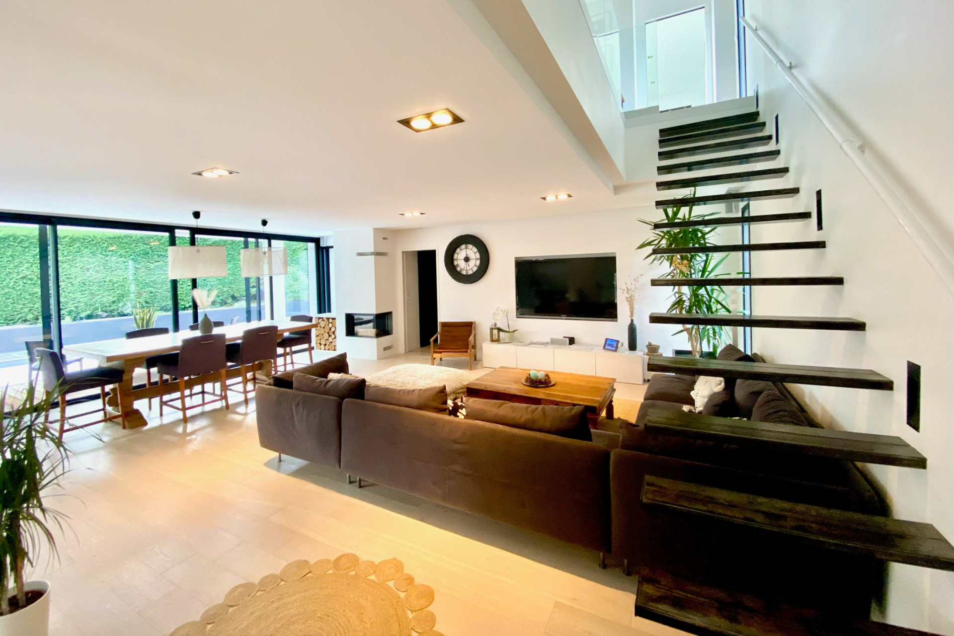 luxury house 8 Rooms for sale on TRESSERVE (73100)