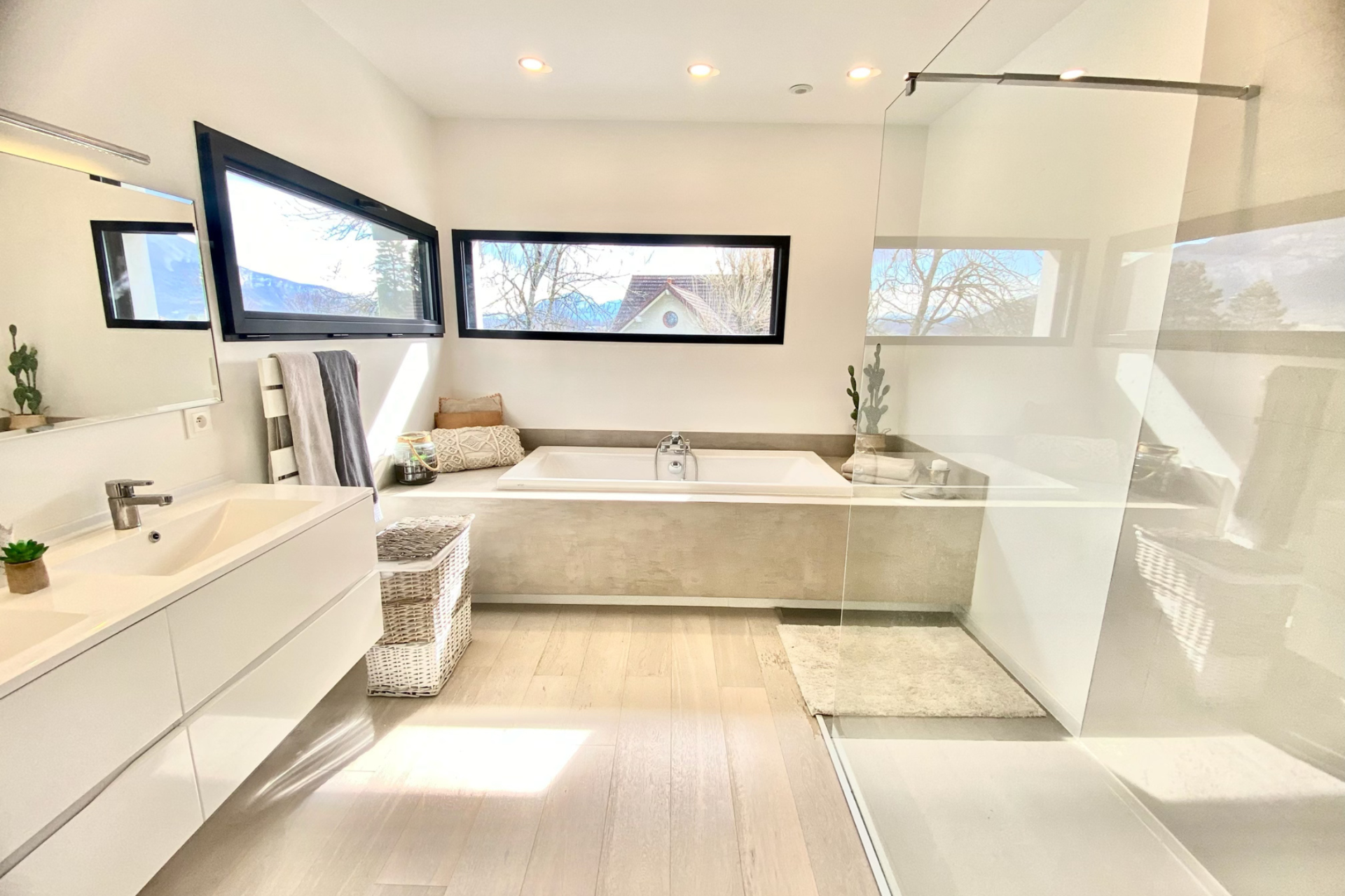 luxury house 8 Rooms for sale on TRESSERVE (73100)