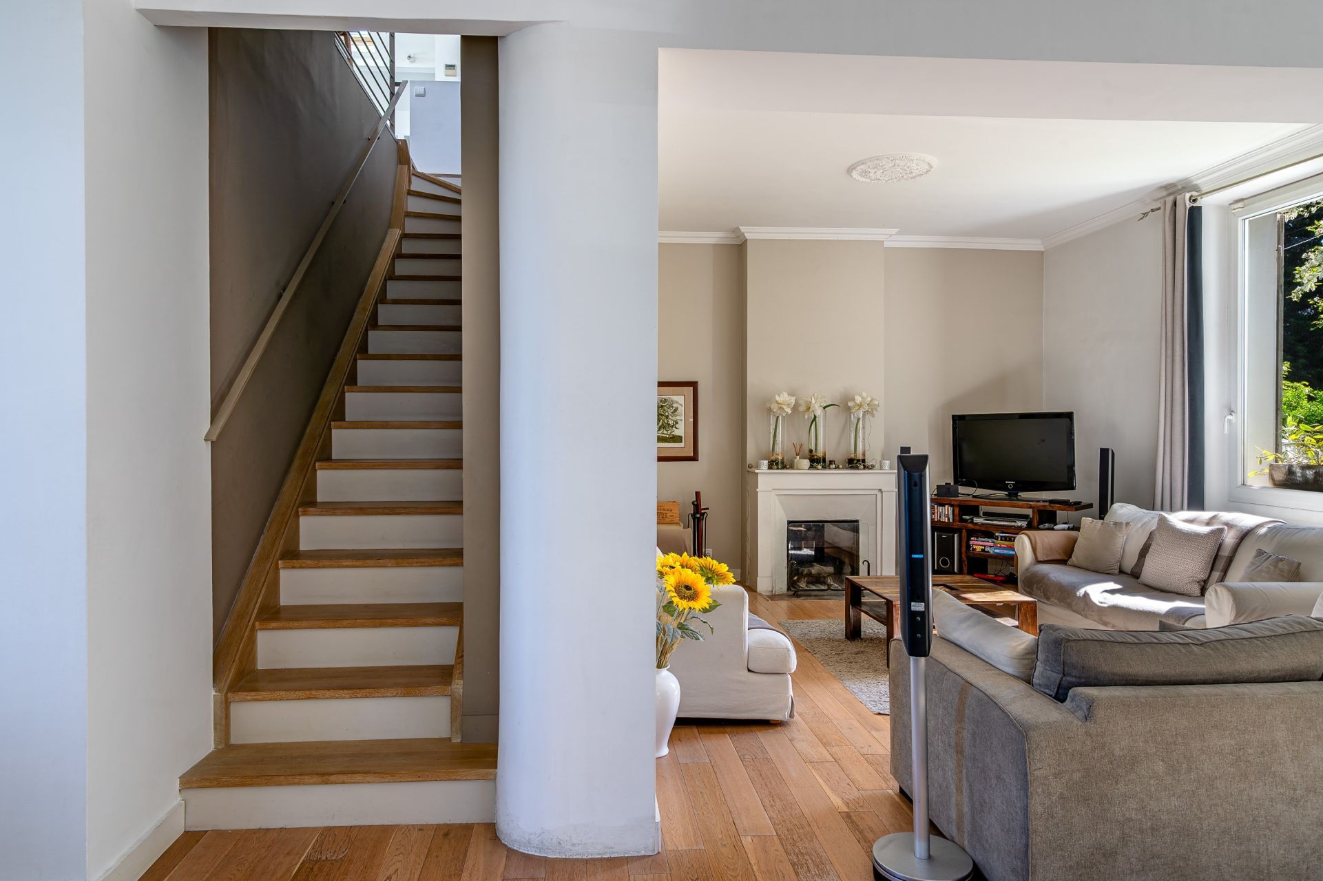 luxury house 9 Rooms for sale on MARSEILLE (13008)