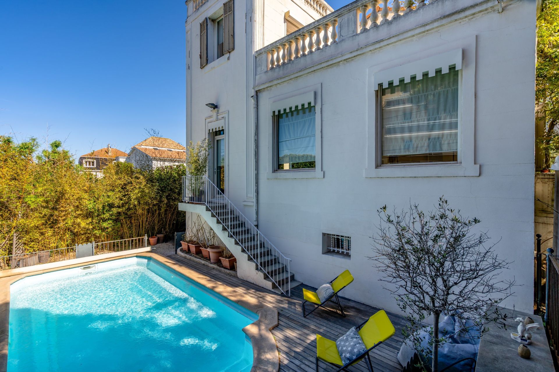 luxury house 9 Rooms for sale on MARSEILLE (13008)