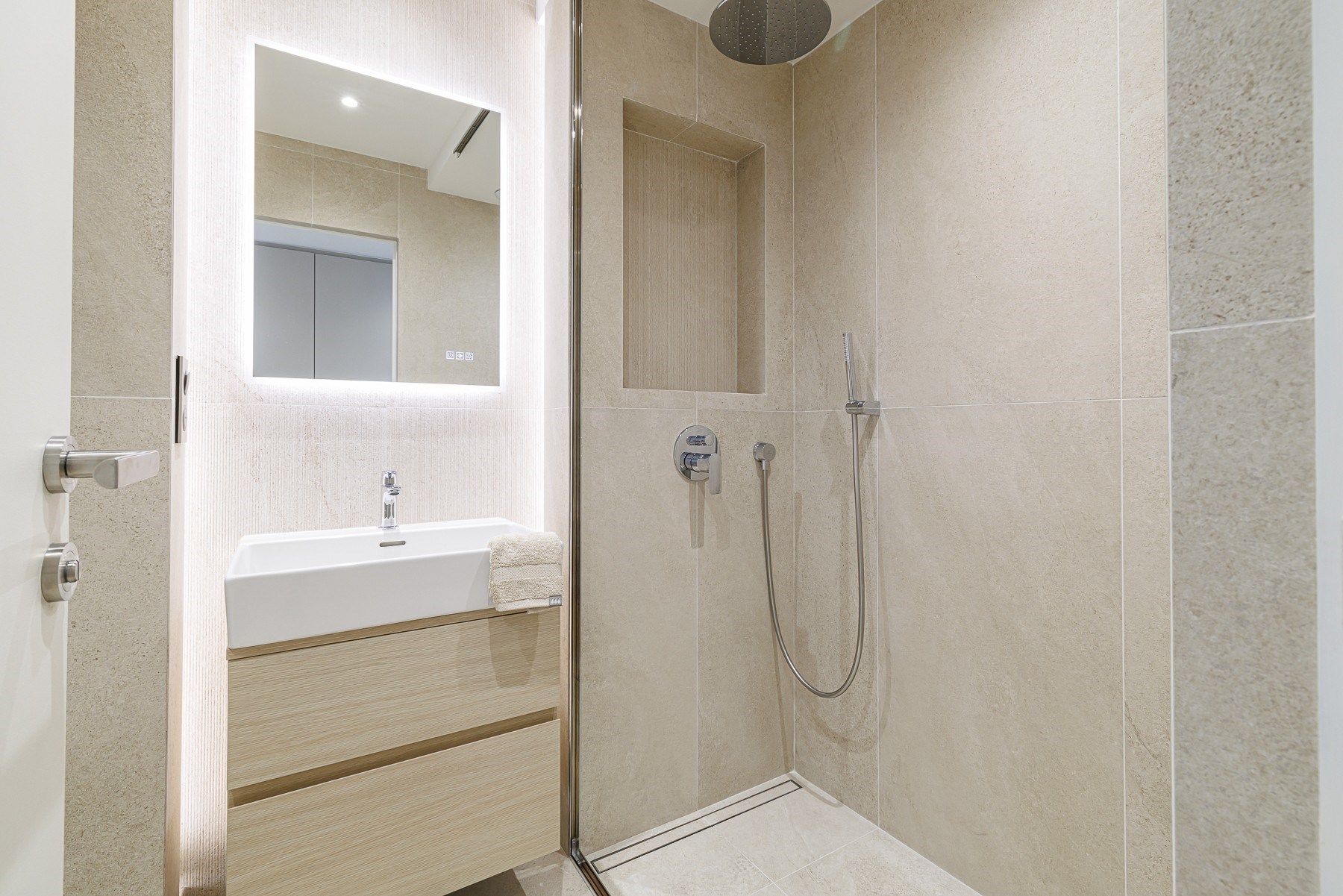 luxury apartment 3 Rooms for sale on NICE (06000)