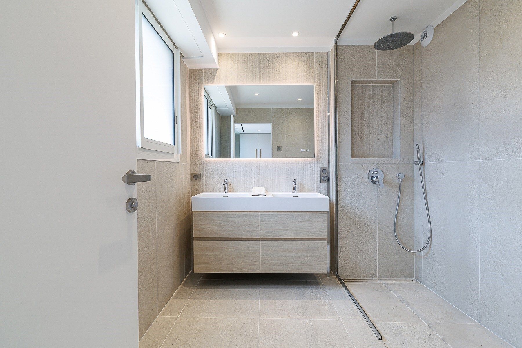 luxury apartment 3 Rooms for sale on NICE (06000)