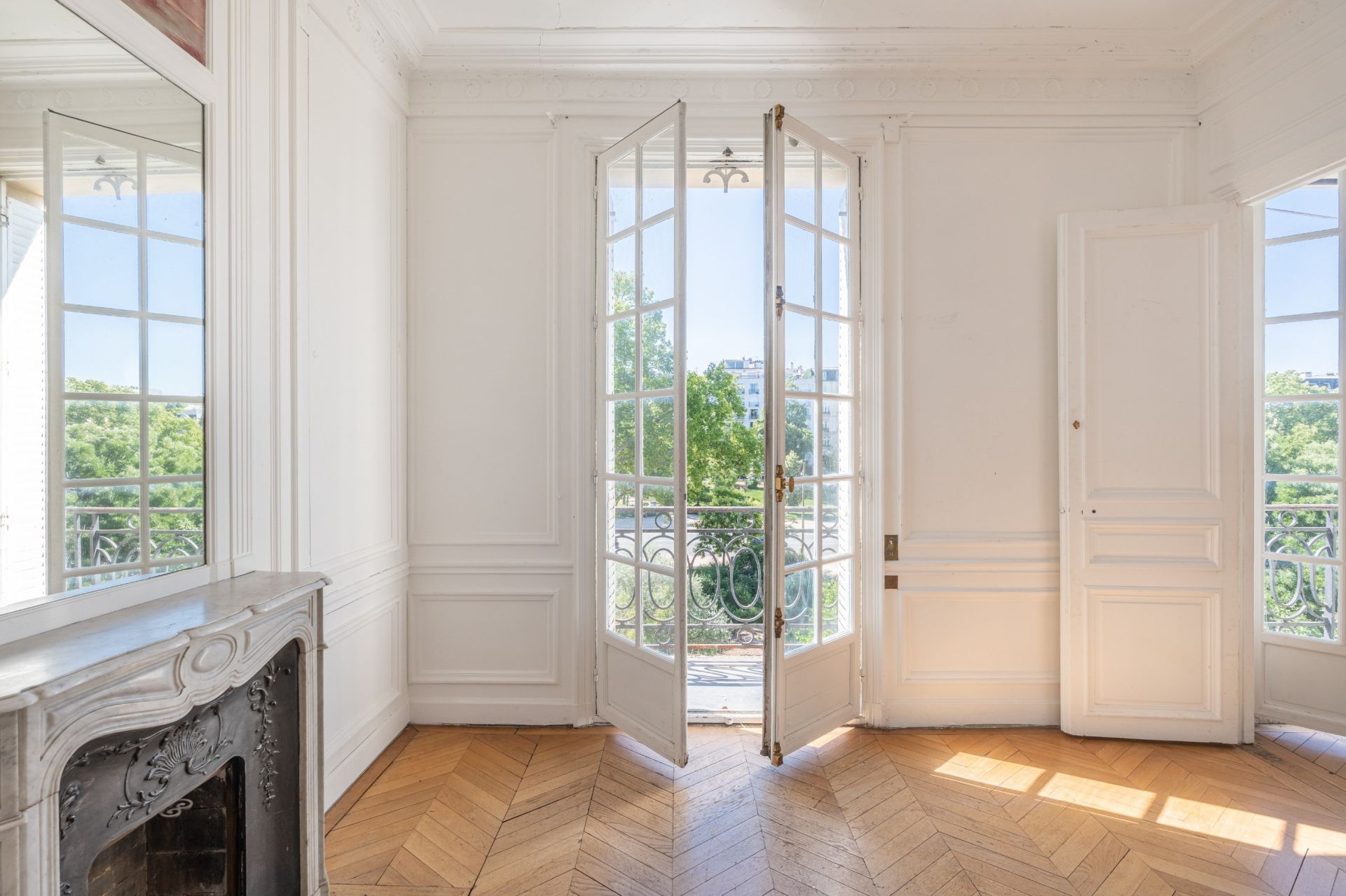 mansion (hôtel particulier) 14 Rooms for sale on PARIS (75016)