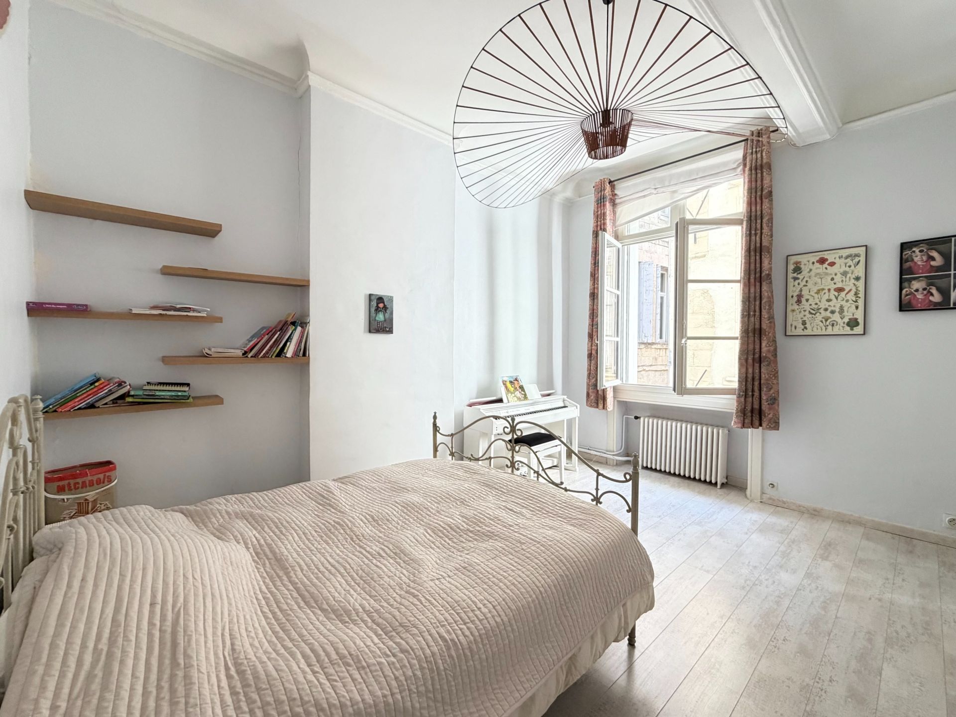 luxury apartment 5 Rooms for sale on MONTPELLIER (34000)