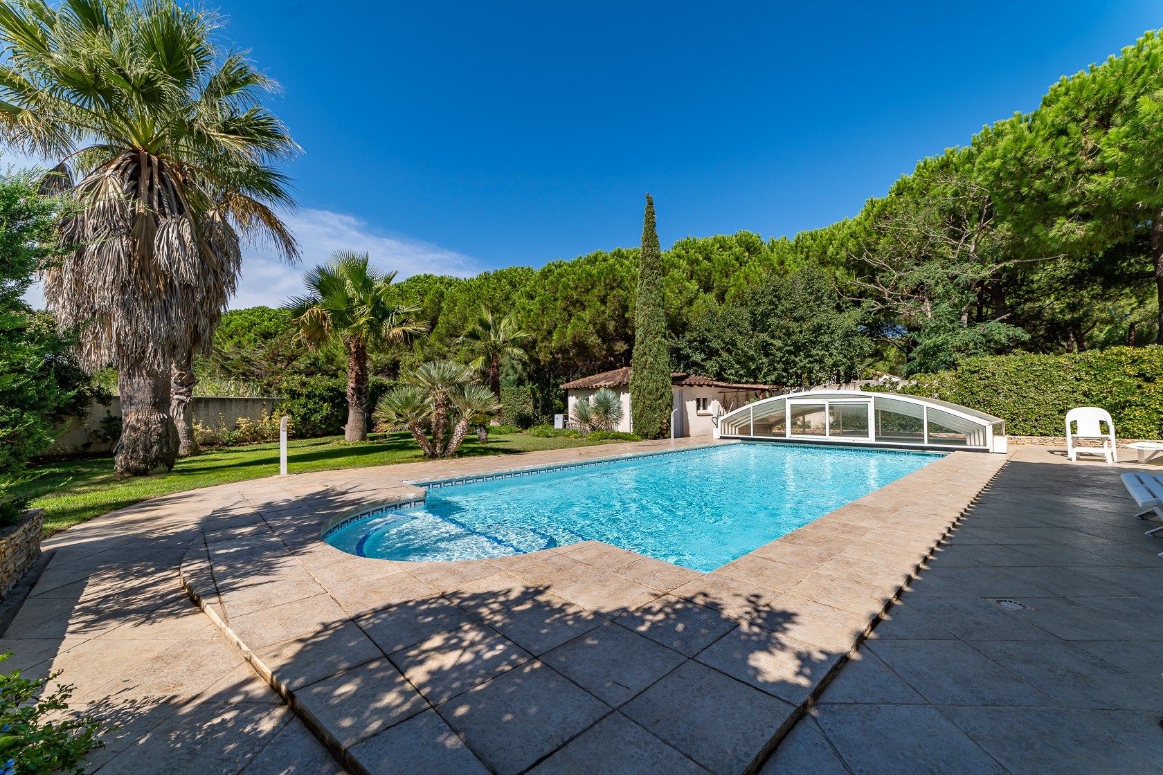 luxury house 7 Rooms for sale on AGDE (34300)