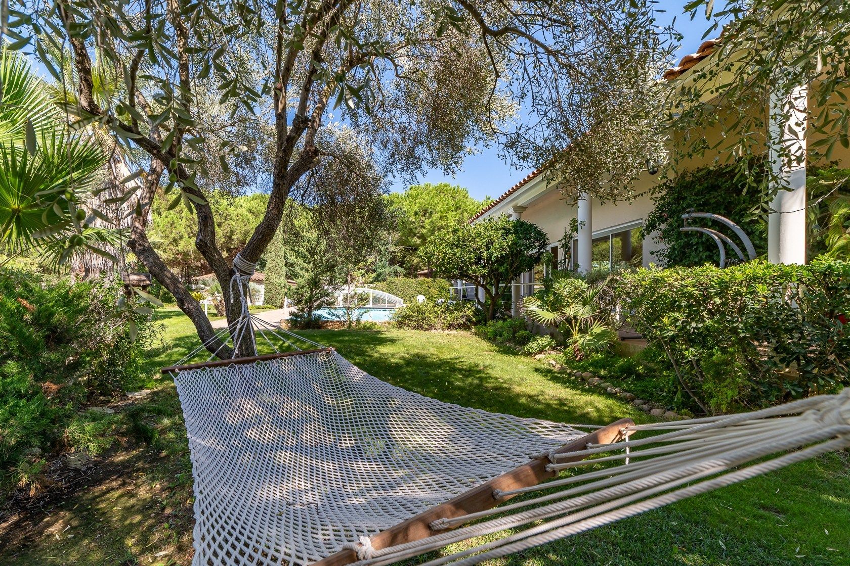 luxury house 7 Rooms for sale on AGDE (34300)