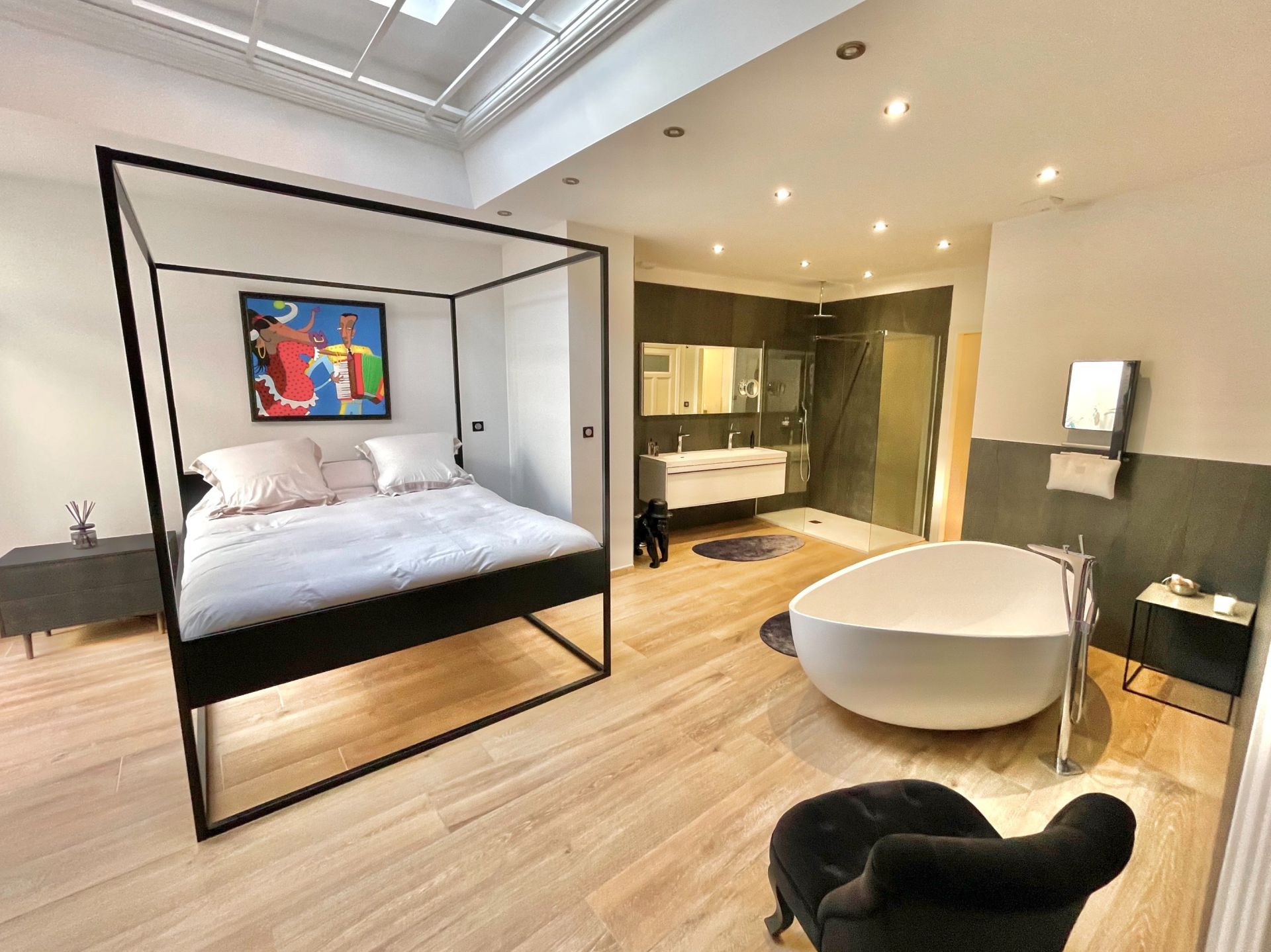 luxury house 8 Rooms for sale on ARMENTIERES (59280)