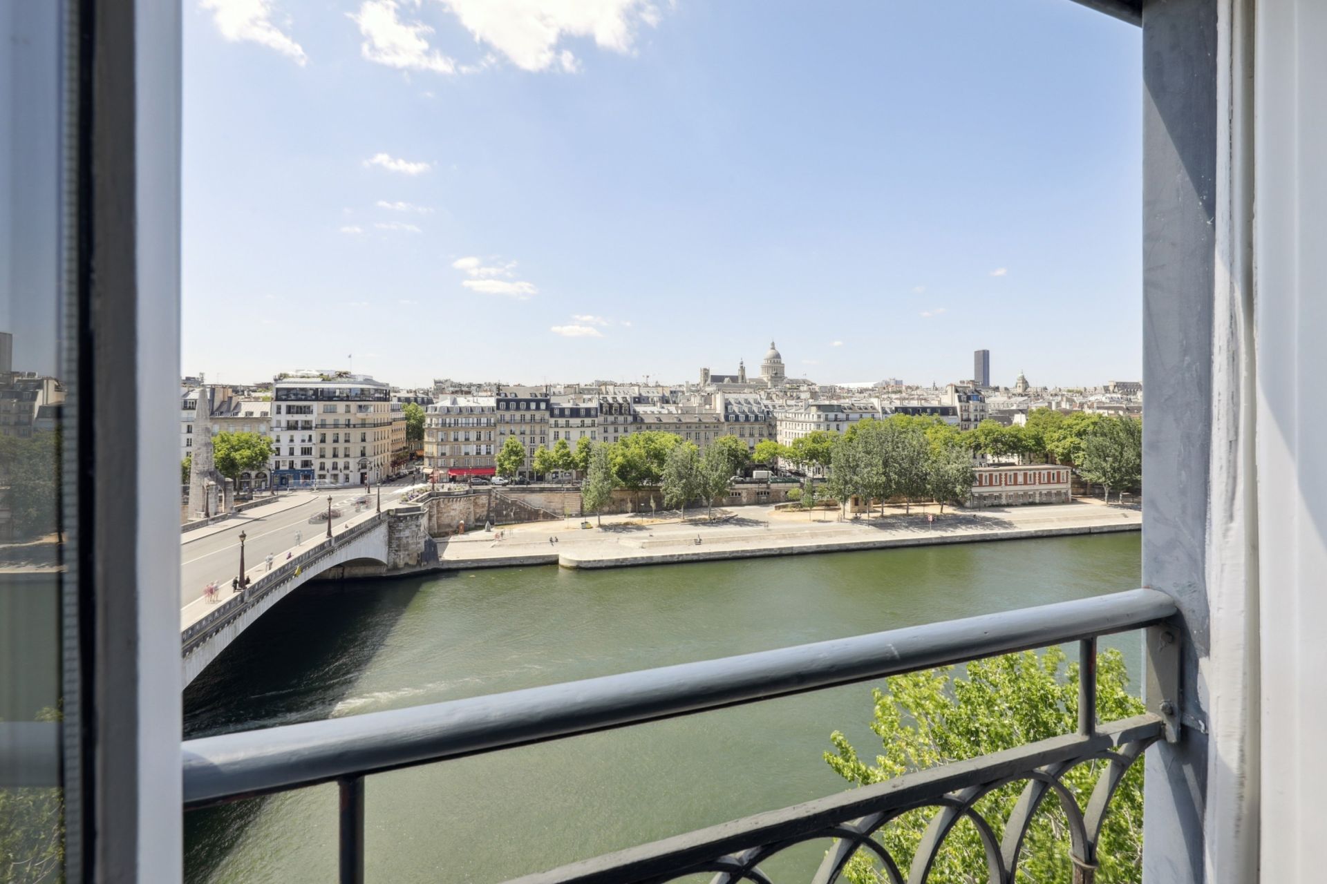 luxury apartment 3 Rooms for sale on PARIS (75004)