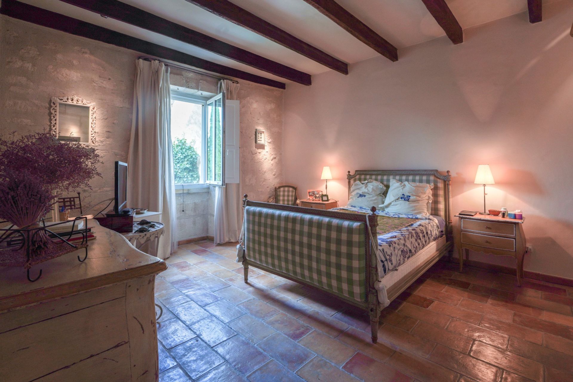 luxury house 12 Rooms for sale on MAUSSANE LES ALPILLES (13520)