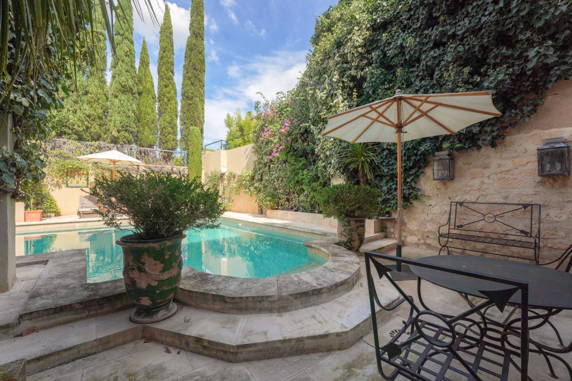 luxury house 12 Rooms for sale on MAUSSANE LES ALPILLES (13520)