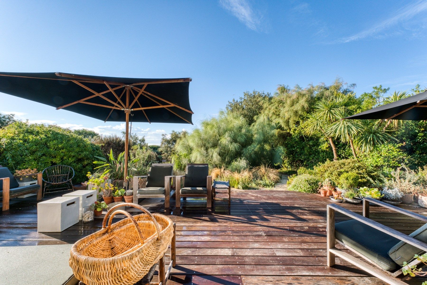 luxury house 8 Rooms for sale on LES PORTES EN RE (17880)