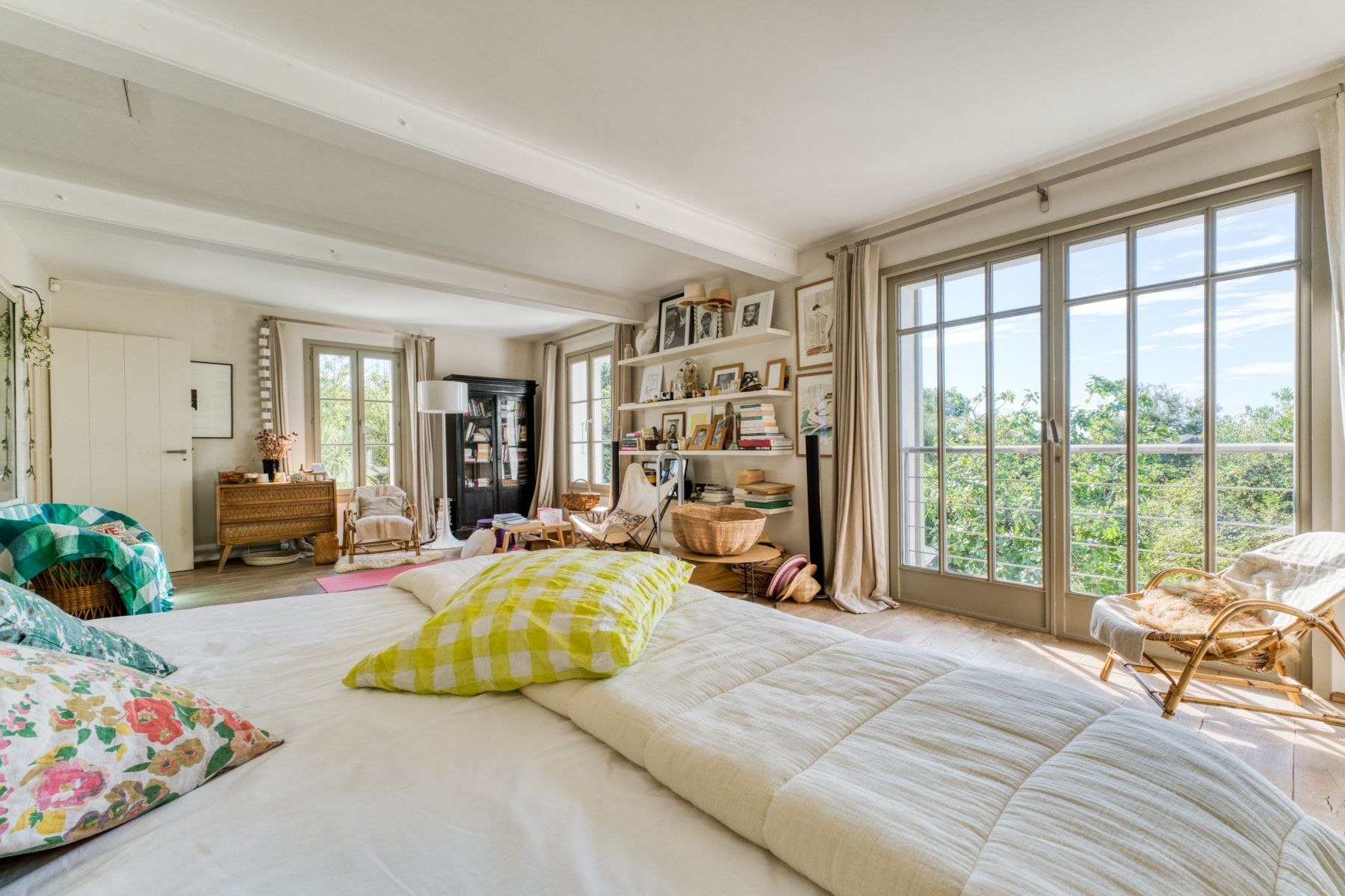 luxury house 8 Rooms for sale on LES PORTES EN RE (17880)