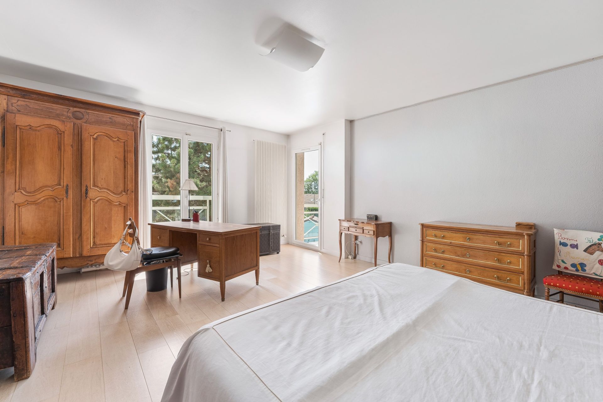 luxury traditional house 8 Rooms for sale on PREVESSIN MOENS (01280)