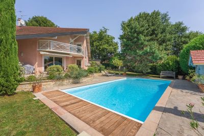 Sale Luxury traditional house Prévessin-Moëns 8&nbsp;Rooms 320&nbsp;m²