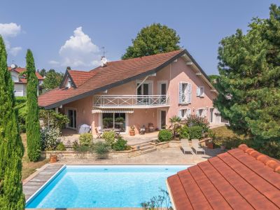 Sale Luxury traditional house Prévessin-Moëns 8 Rooms 320 m²