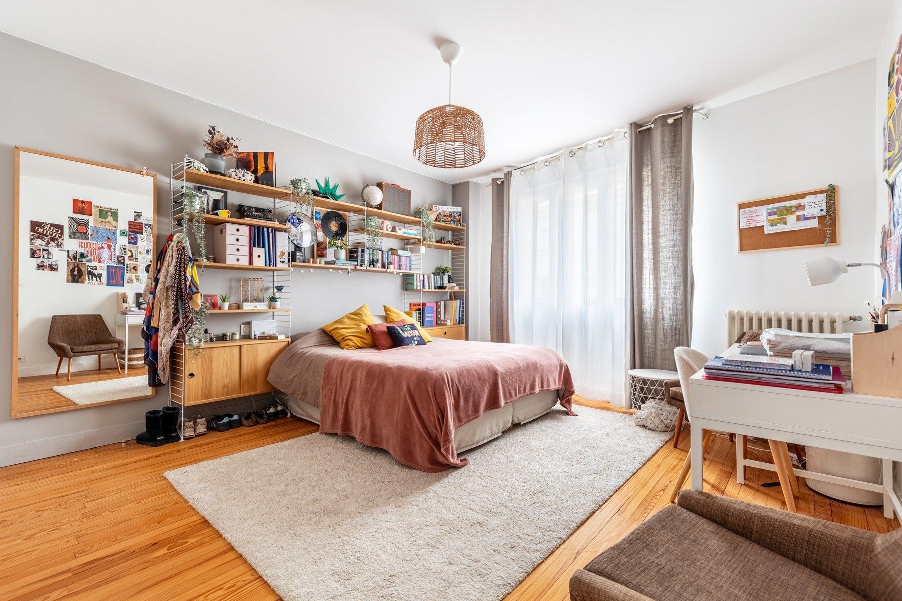 luxury house 5 Rooms for sale on BORDEAUX (33000)