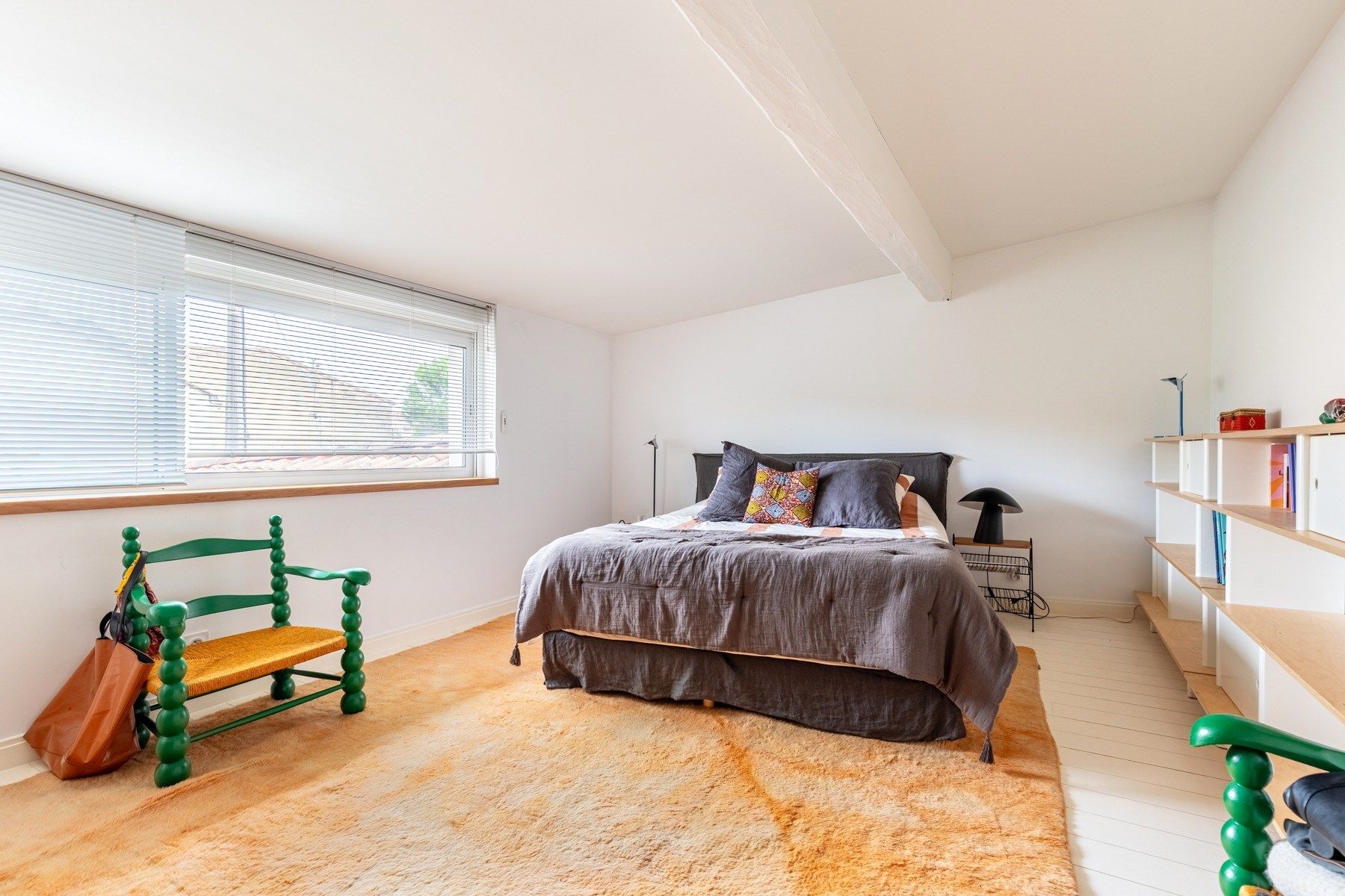 luxury house 5 Rooms for sale on BORDEAUX (33000)