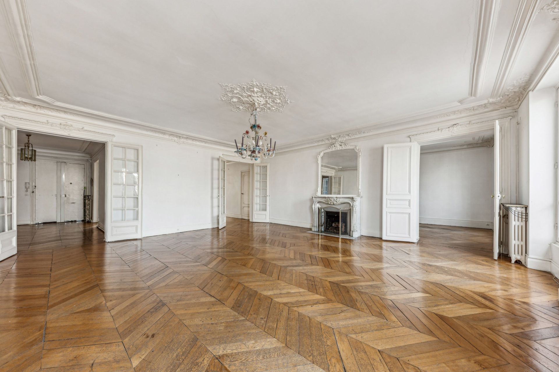 luxury apartment 6 Rooms for sale on PARIS (75009)