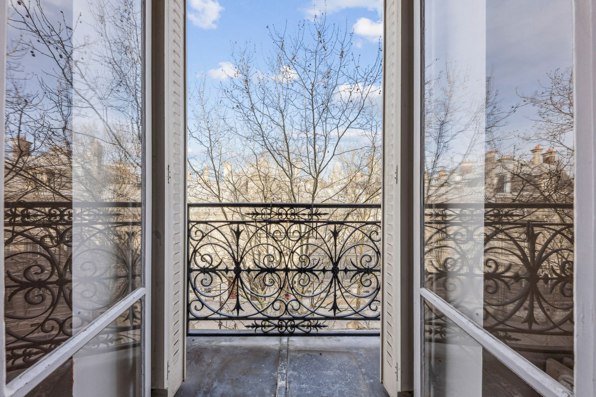 luxury apartment 6 Rooms for sale on PARIS (75009)