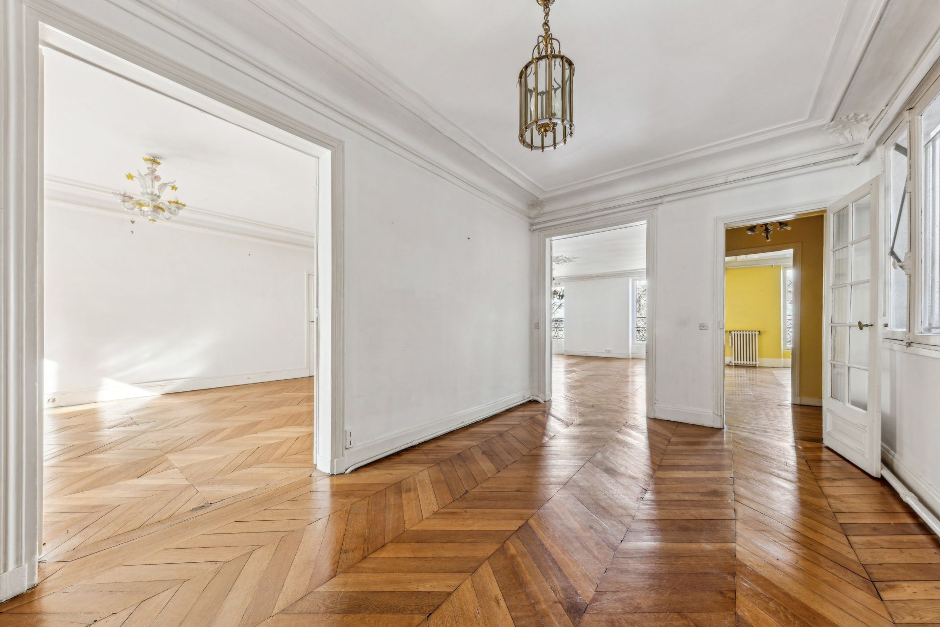 luxury apartment 6 Rooms for sale on PARIS (75009)