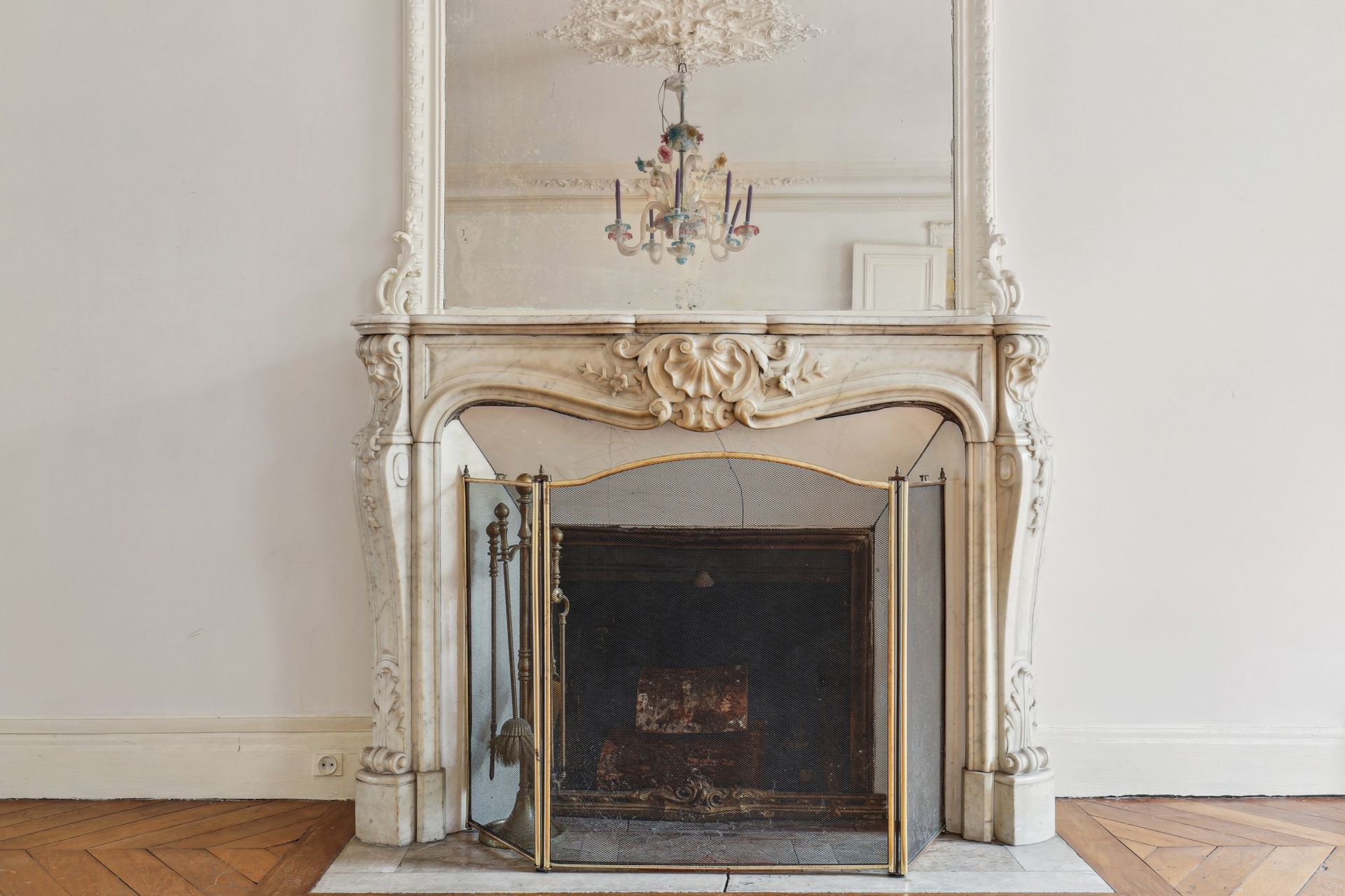 luxury apartment 6 Rooms for sale on PARIS (75009)