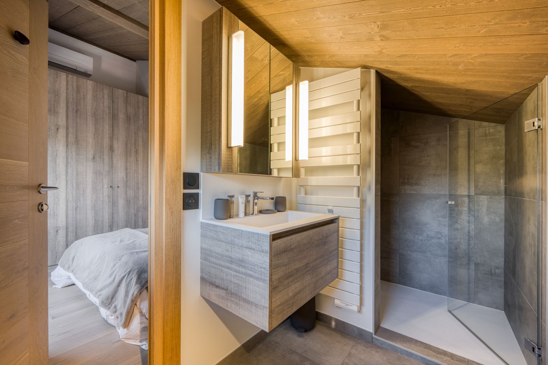 luxury chalet 7 Rooms for sale on MEGEVE (74120)