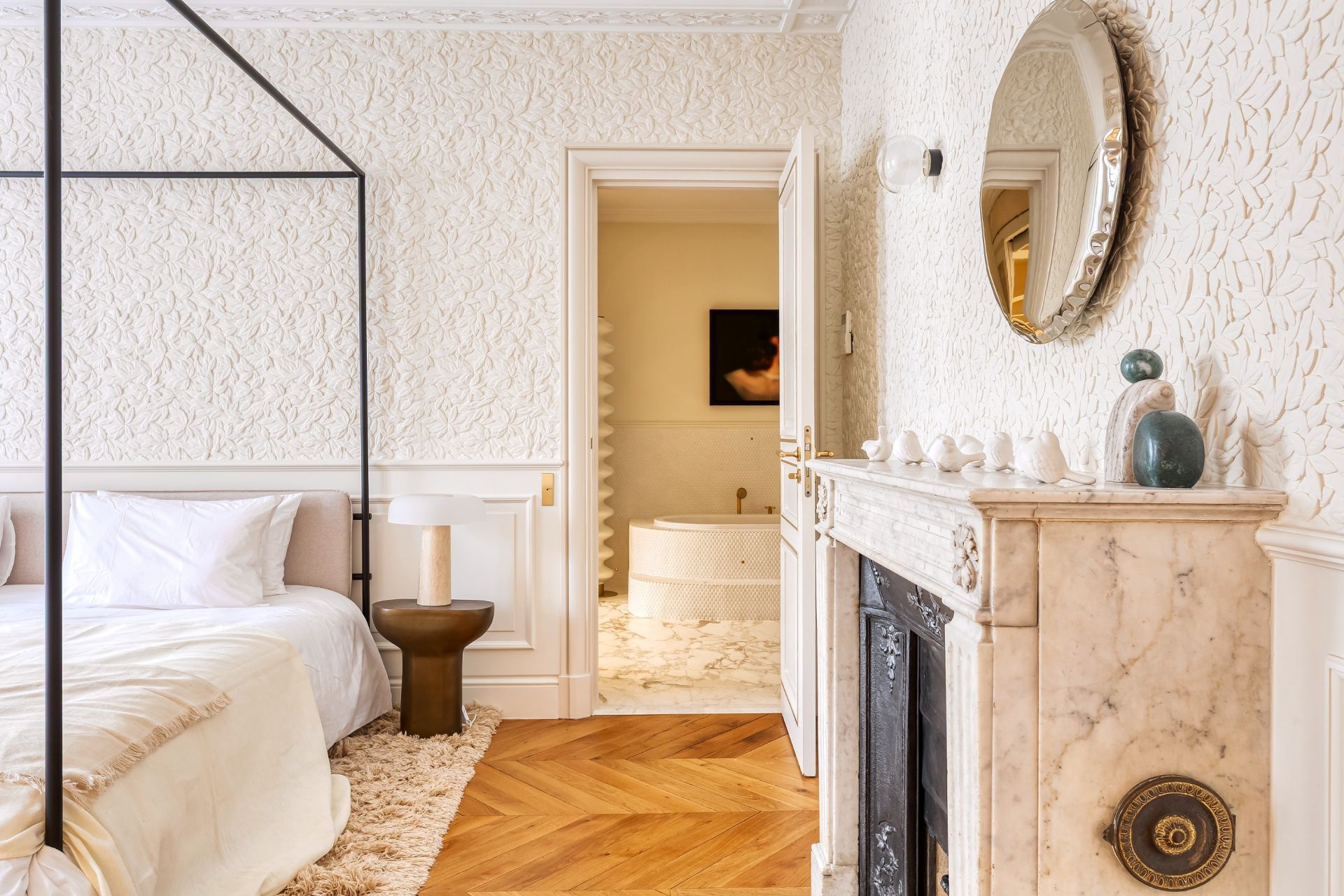 luxury apartment 5 Rooms for sale on PARIS (75008)