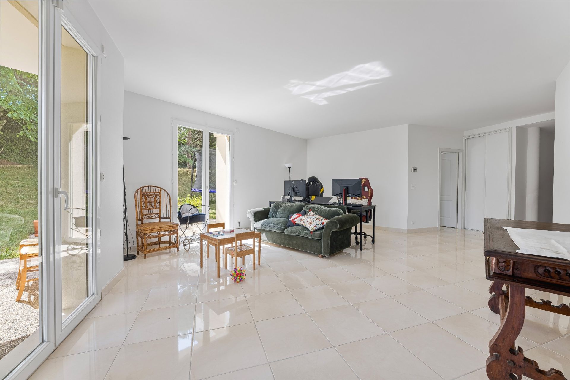 luxury apartment 4 Rooms for sale on DIVONNE LES BAINS (01220)