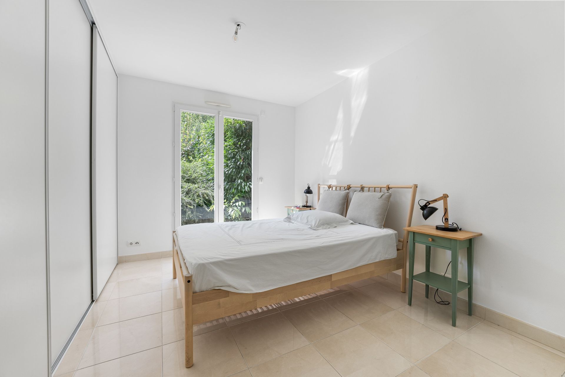 luxury apartment 4 Rooms for sale on DIVONNE LES BAINS (01220)