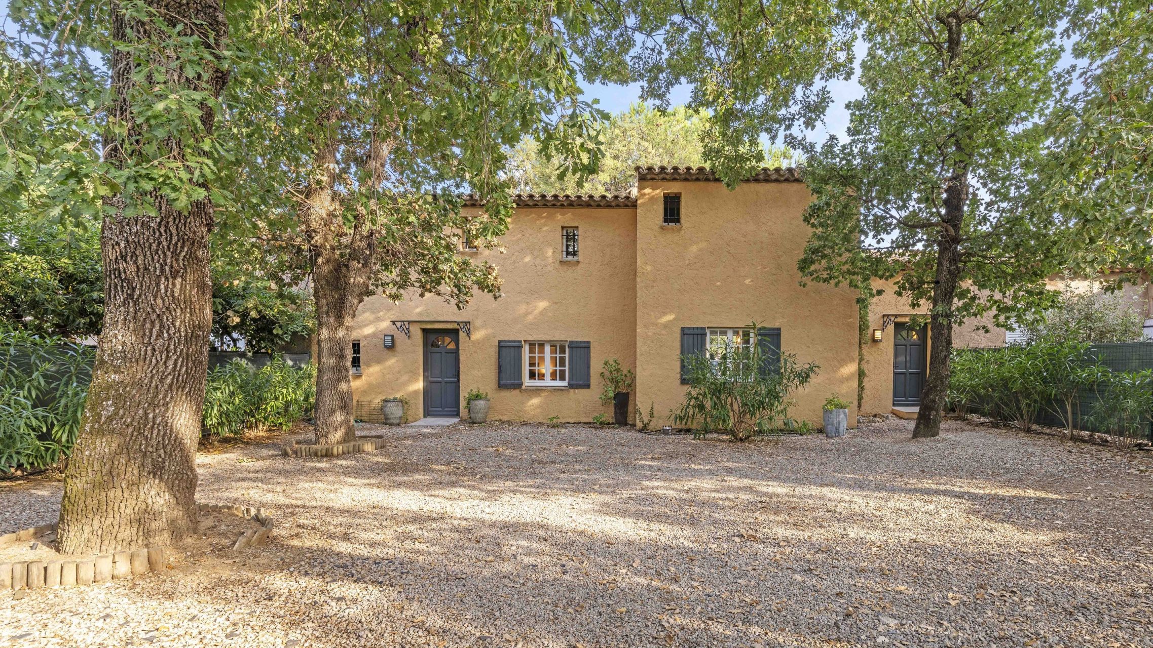 mazet de luxe 6 Pièces en vente sur GRIMAUD (83310)