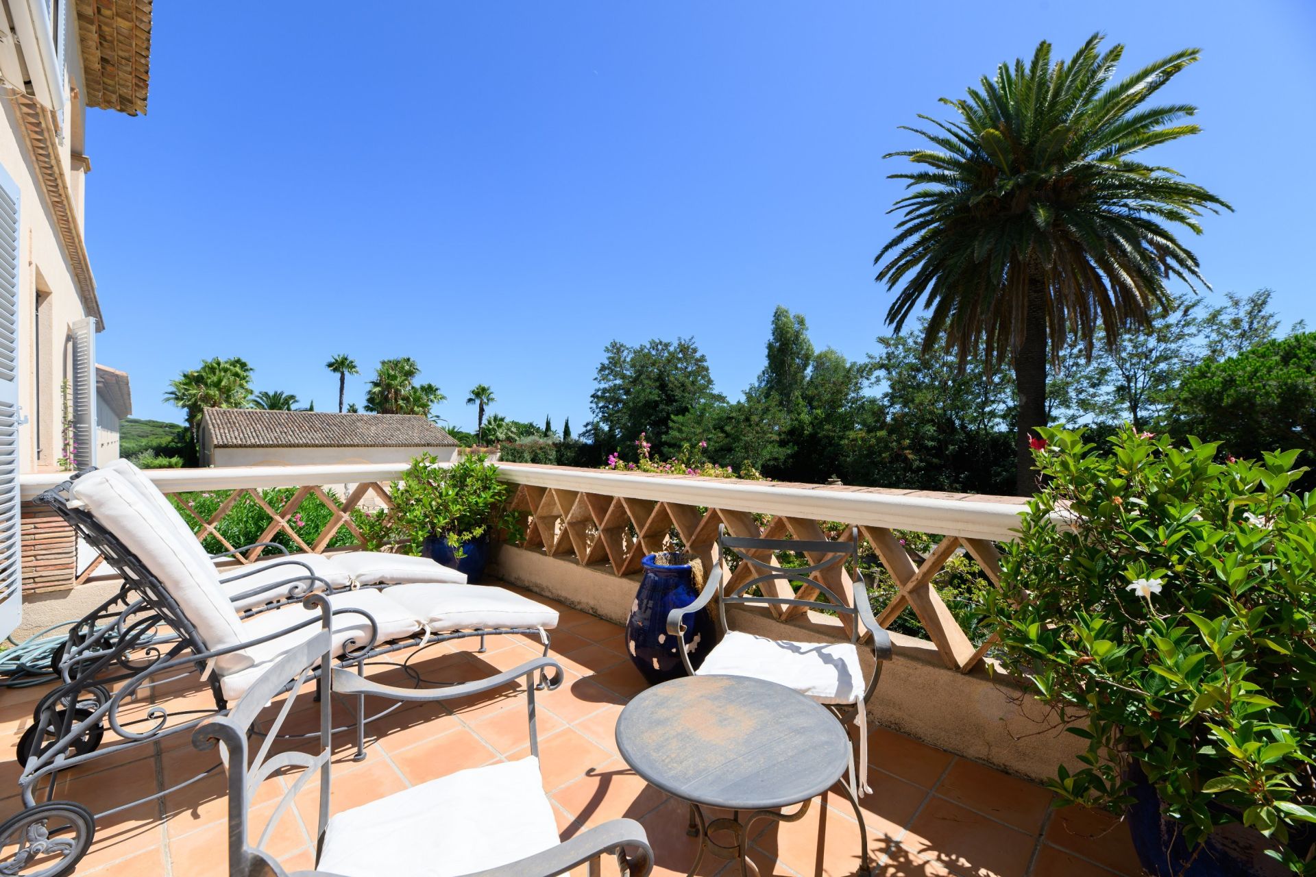 luxury apartment 6 Rooms for sale on ST TROPEZ (83990)