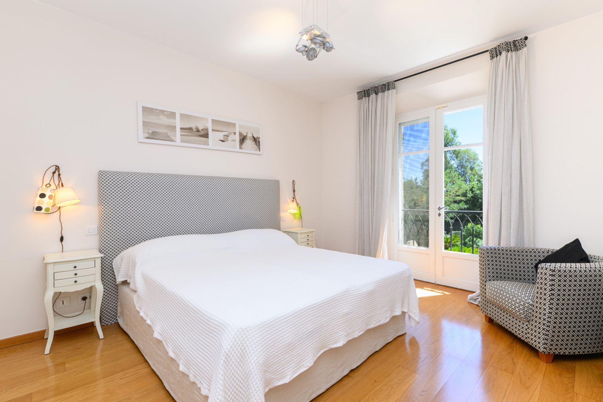 luxury apartment 6 Rooms for sale on ST TROPEZ (83990)