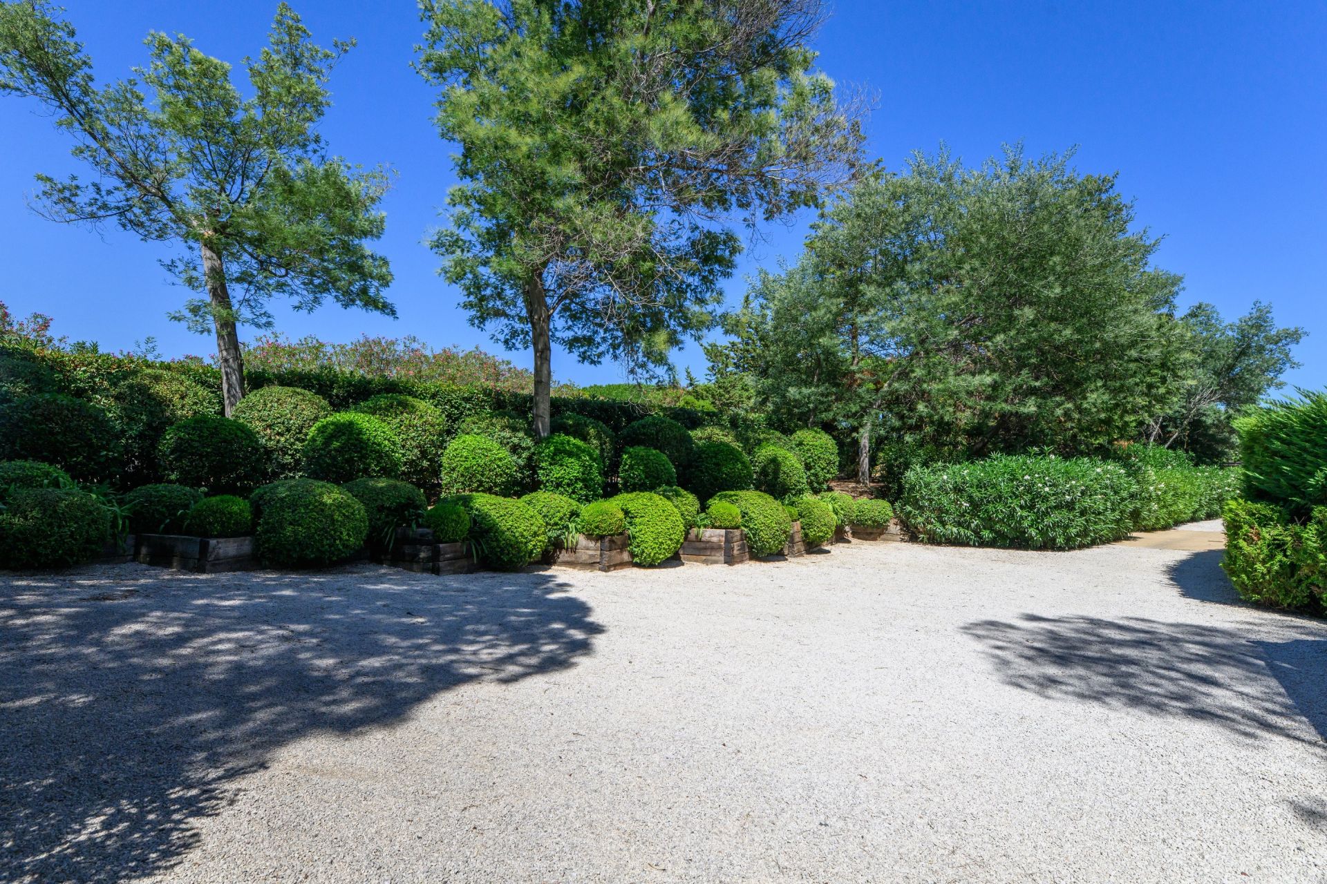 luxury apartment 6 Rooms for sale on ST TROPEZ (83990)