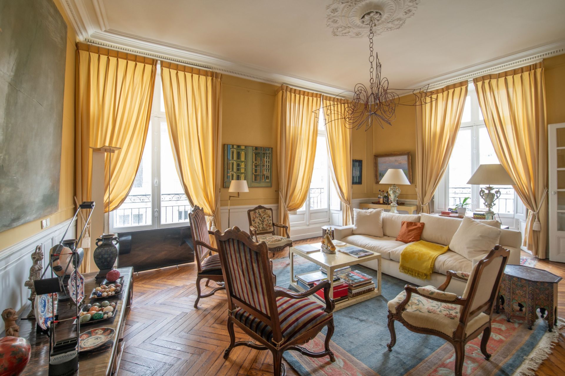 luxury apartment 11 Rooms for sale on NANTES (44000)