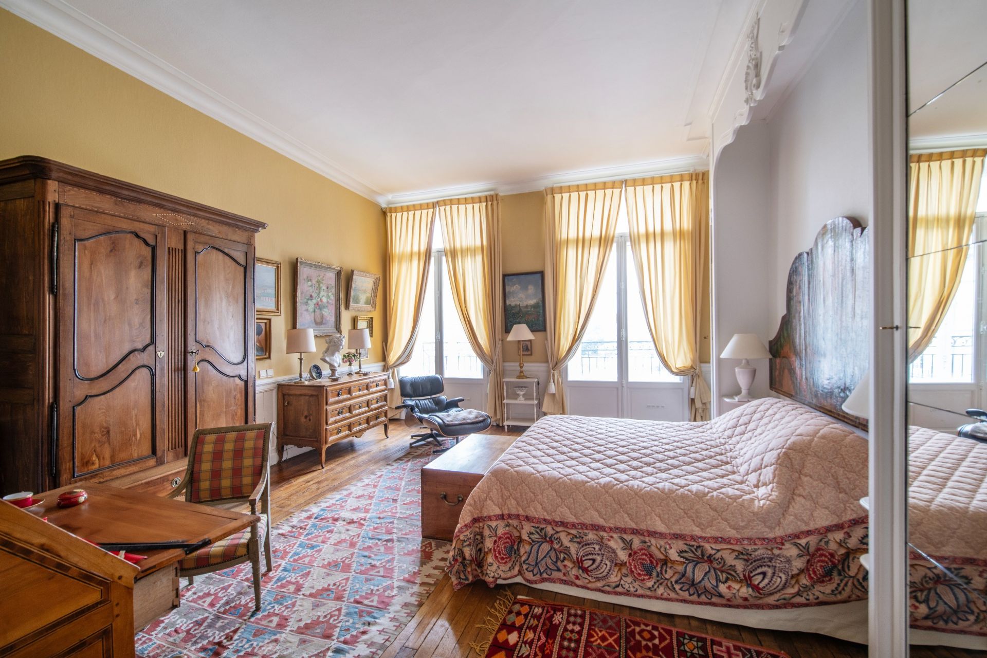 luxury apartment 11 Rooms for sale on NANTES (44000)