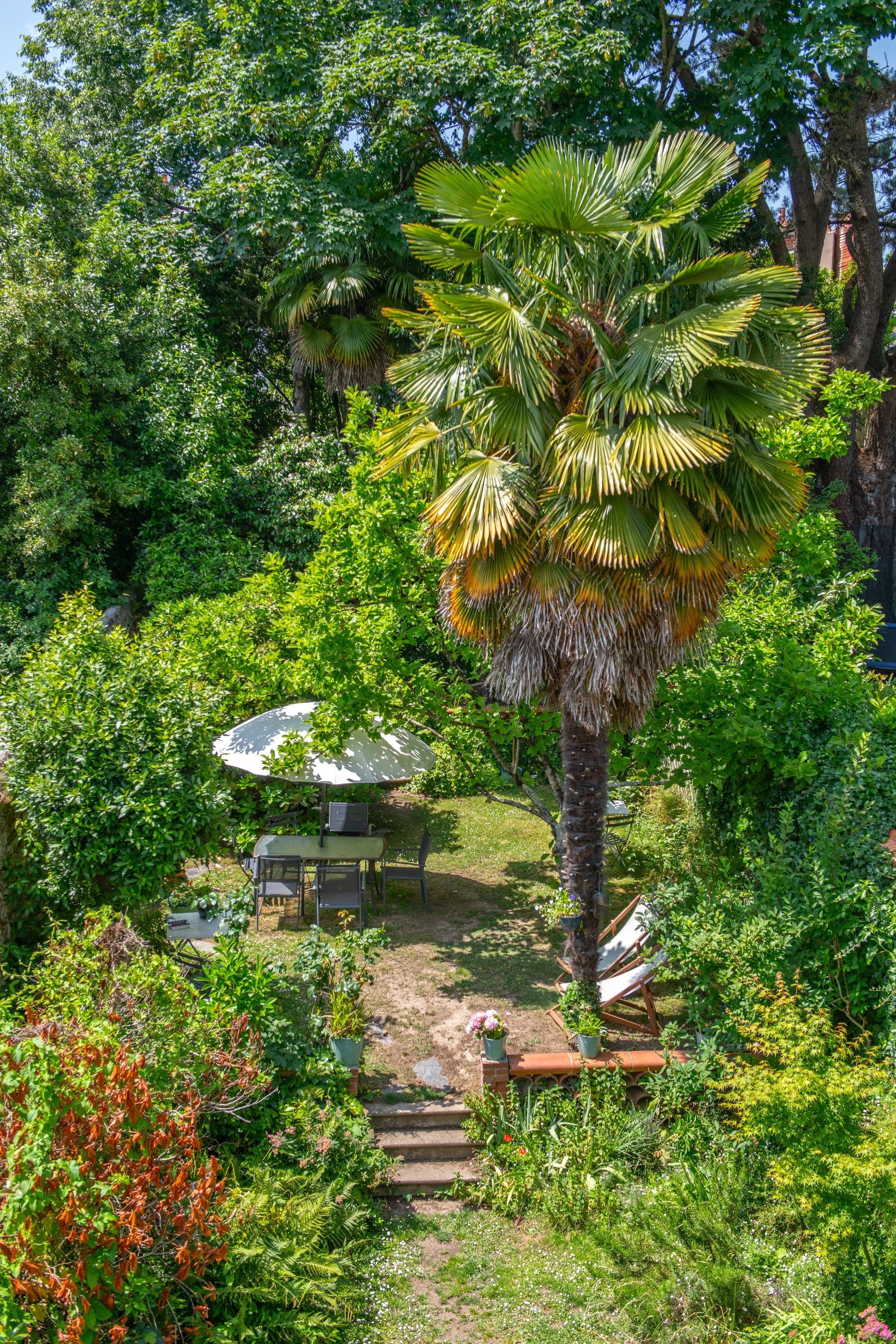 mansion 8 Rooms for sale on NANTES (44100)