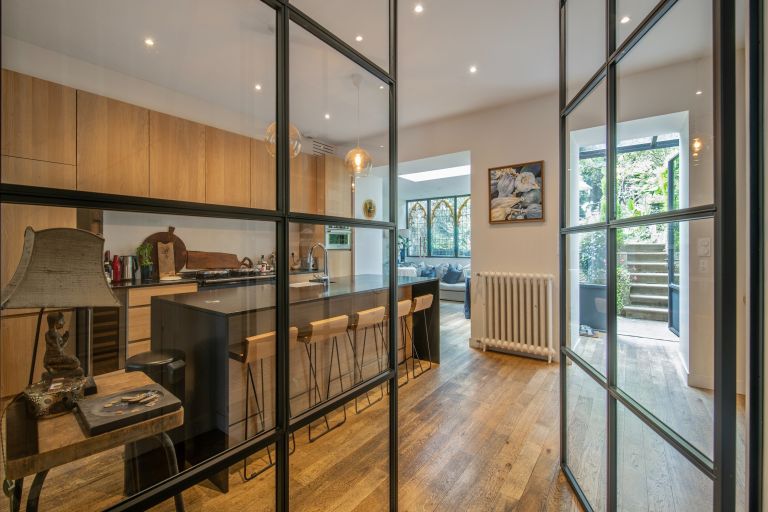 mansion 8 Rooms for sale on NANTES (44100)