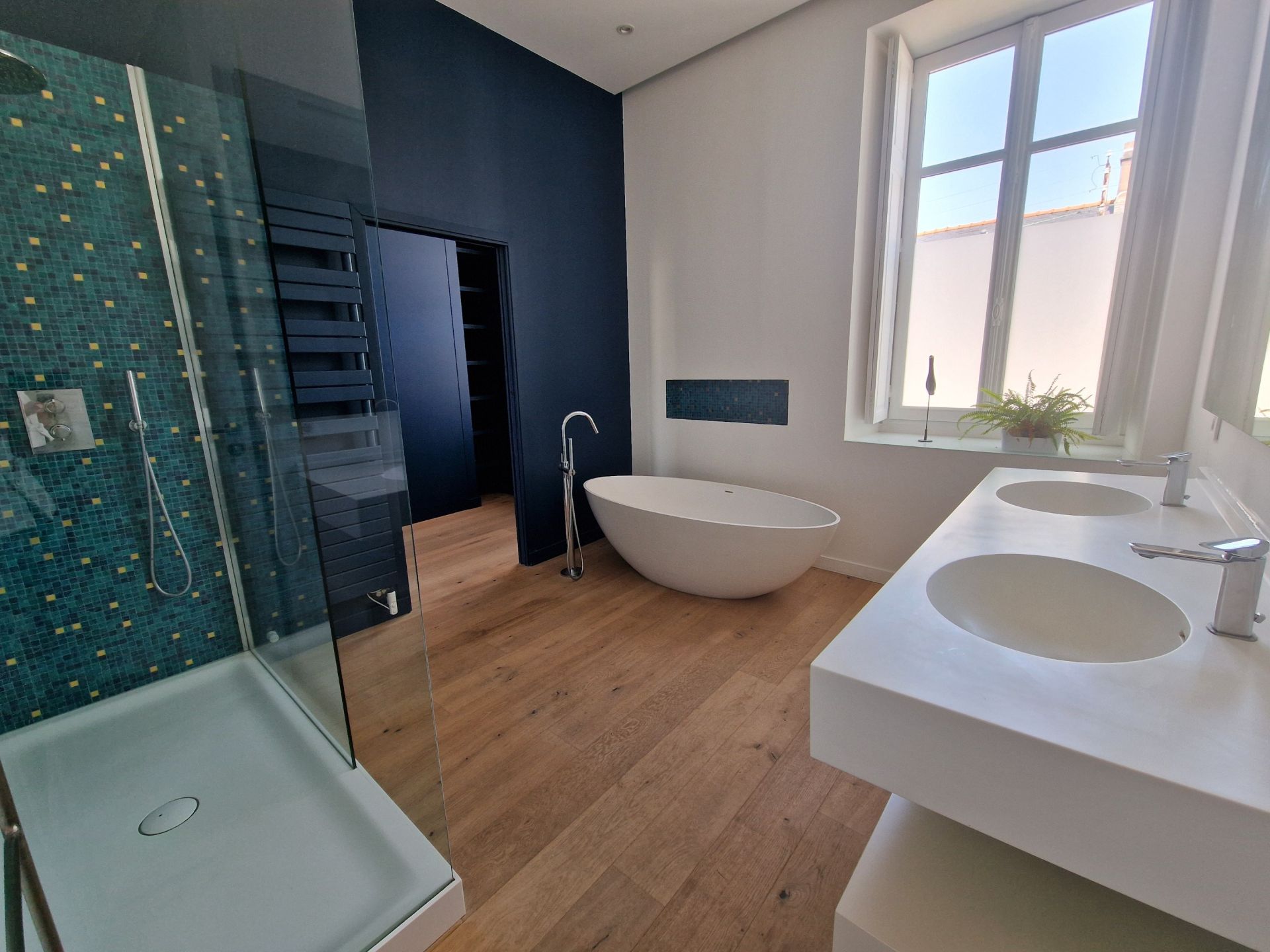 mansion 13 Rooms for sale on NANTES (44000)