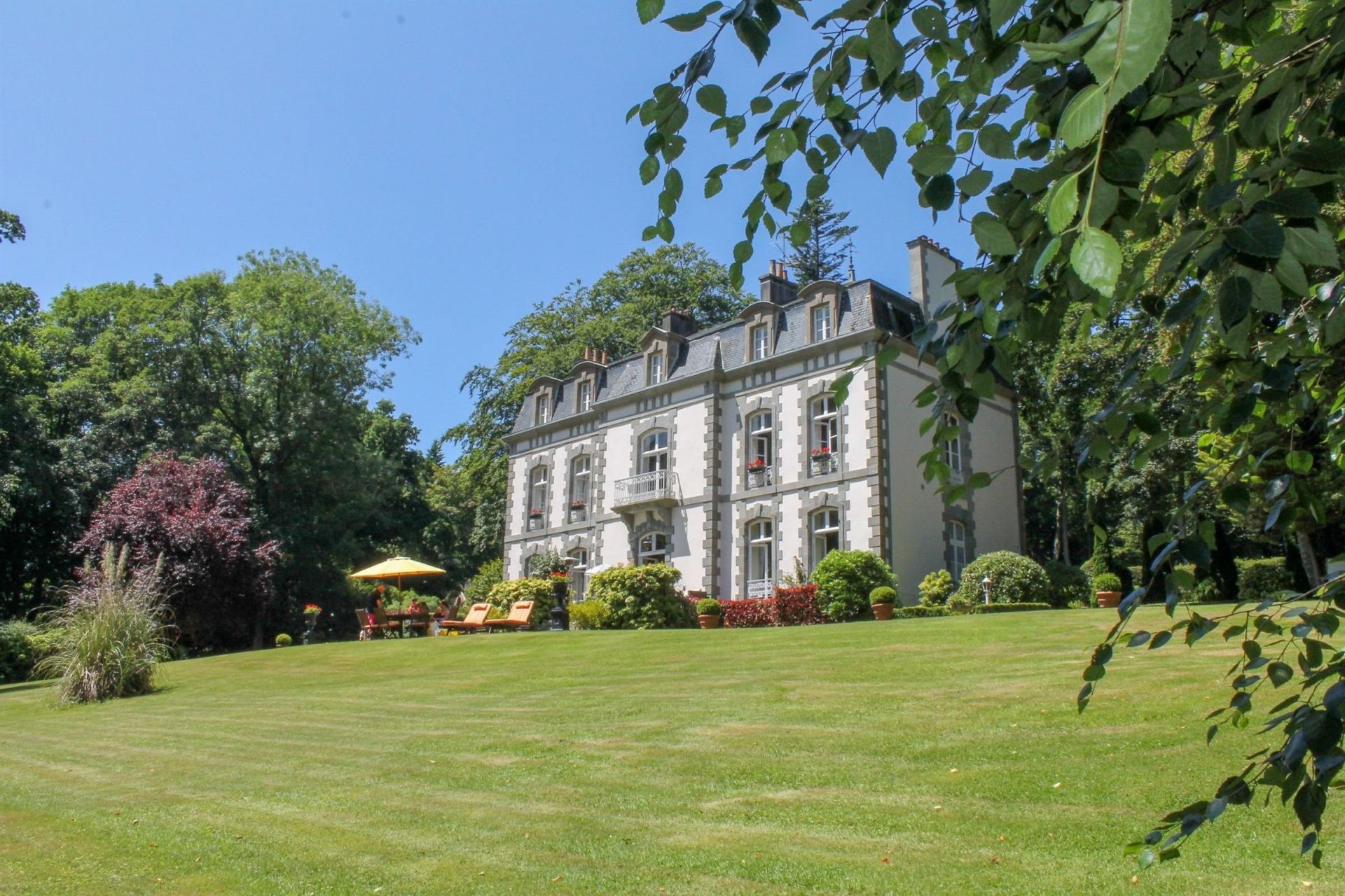 manor house 12 Rooms for sale on LANDERNEAU (29800)